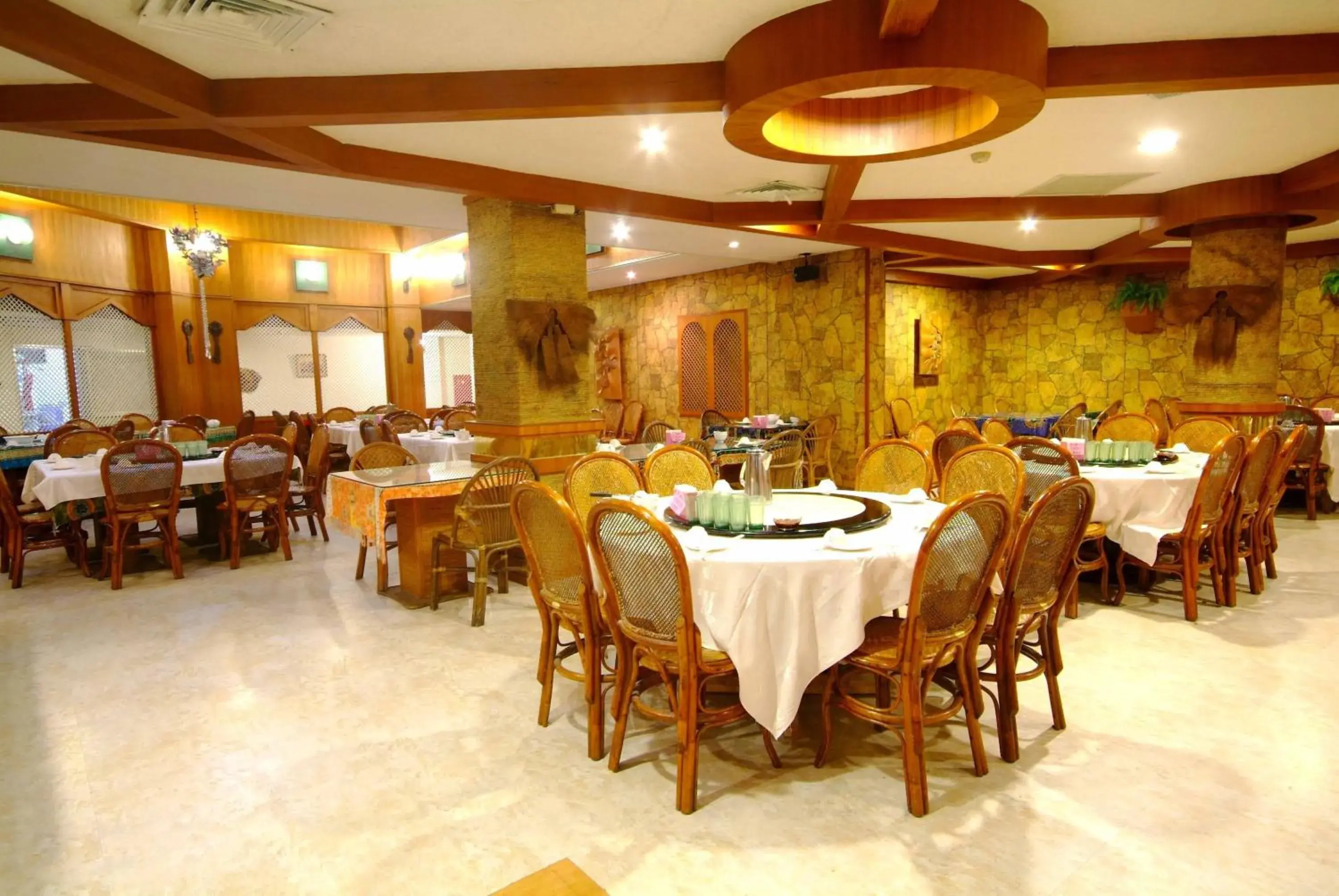 Restaurant/places to eat in Yawan Hotel Restaurant/places to eat in Yawan Hotel