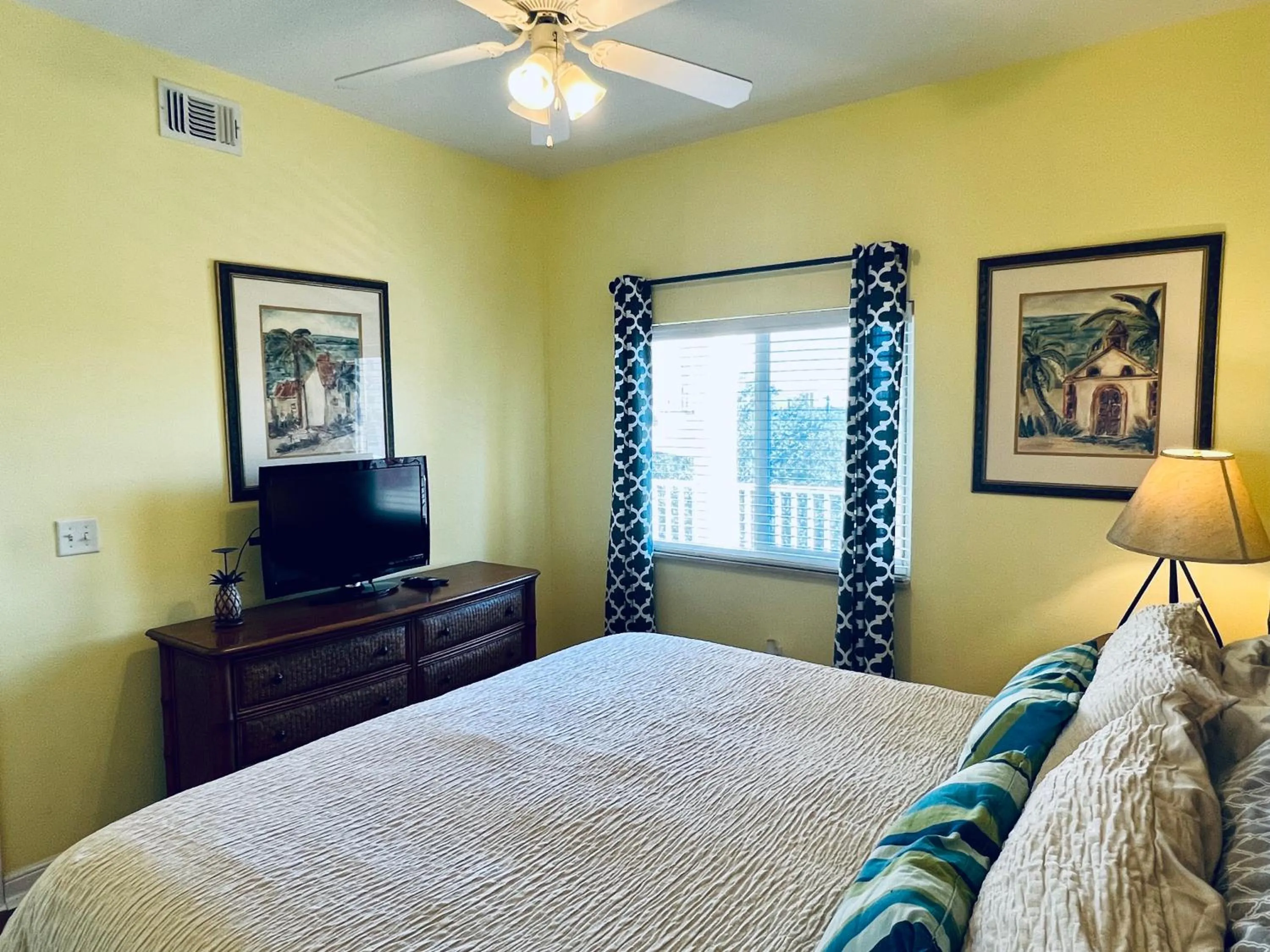 Bed in Boca Ciega Resort