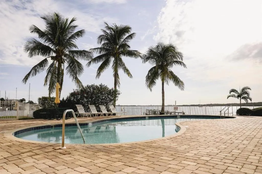 Boca Ciega Resort