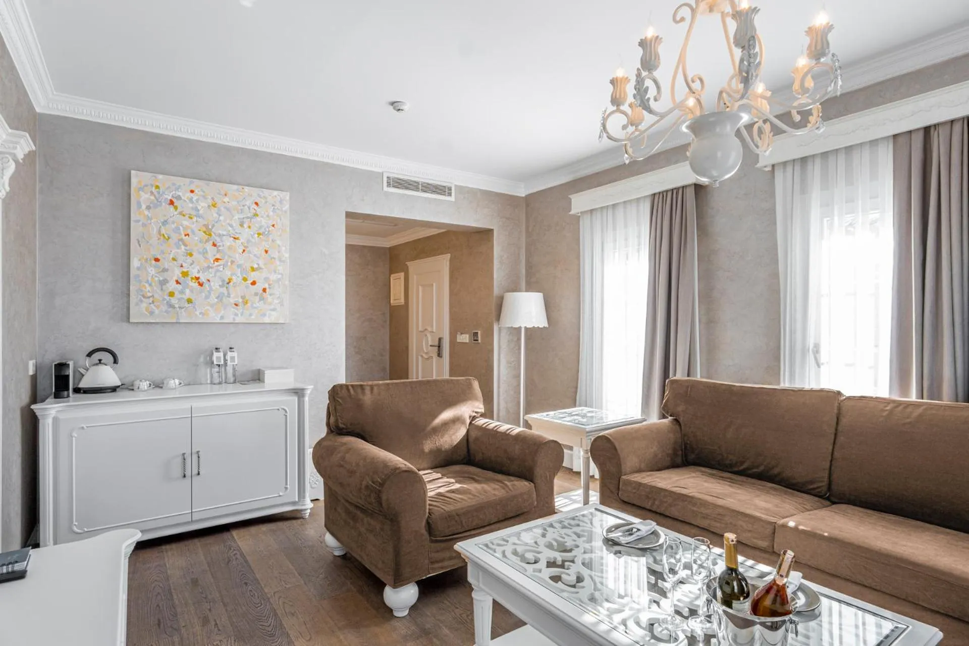 Ena Boutique Hotel & Residences