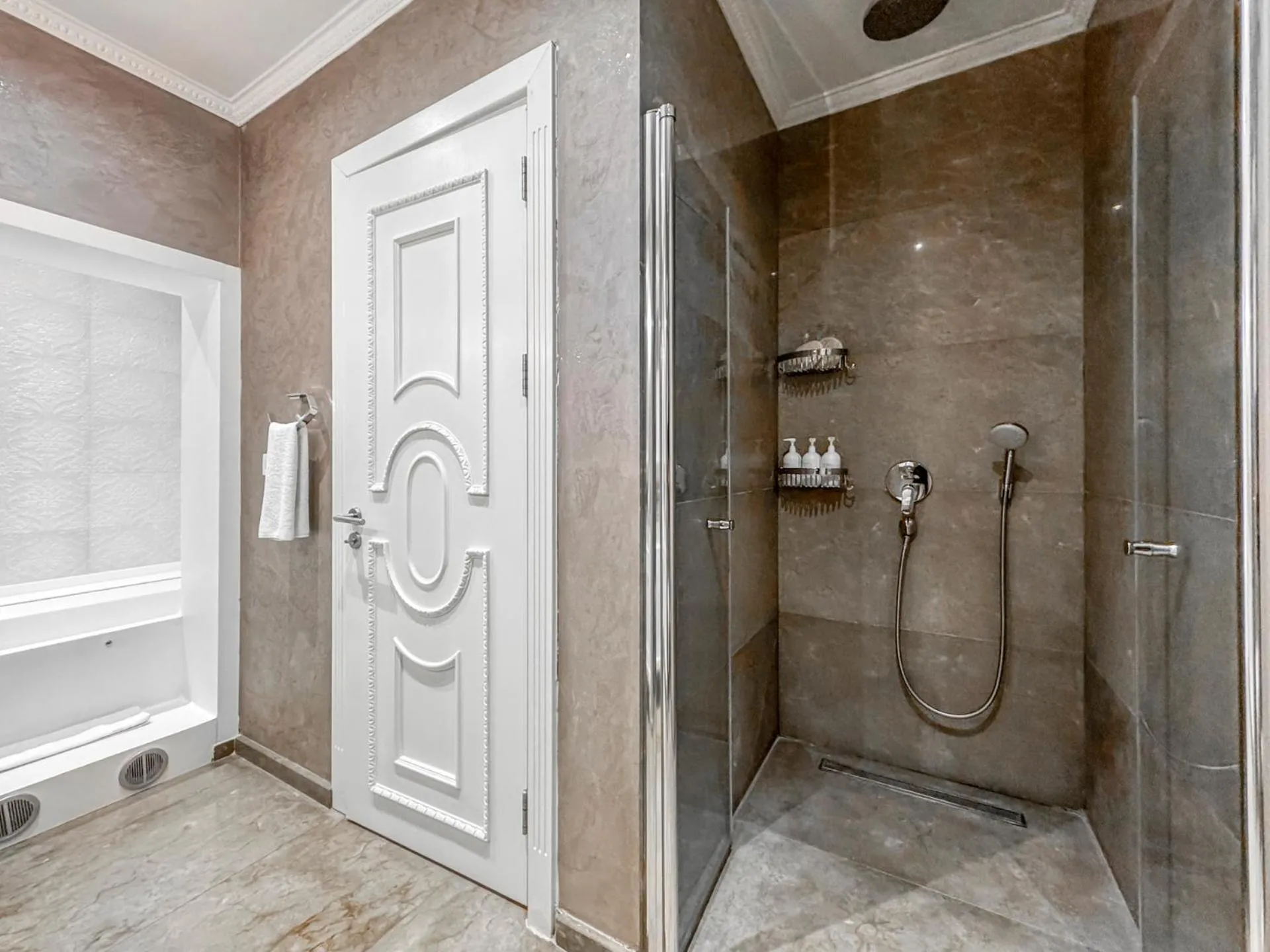 Ena Boutique Hotel & Residences