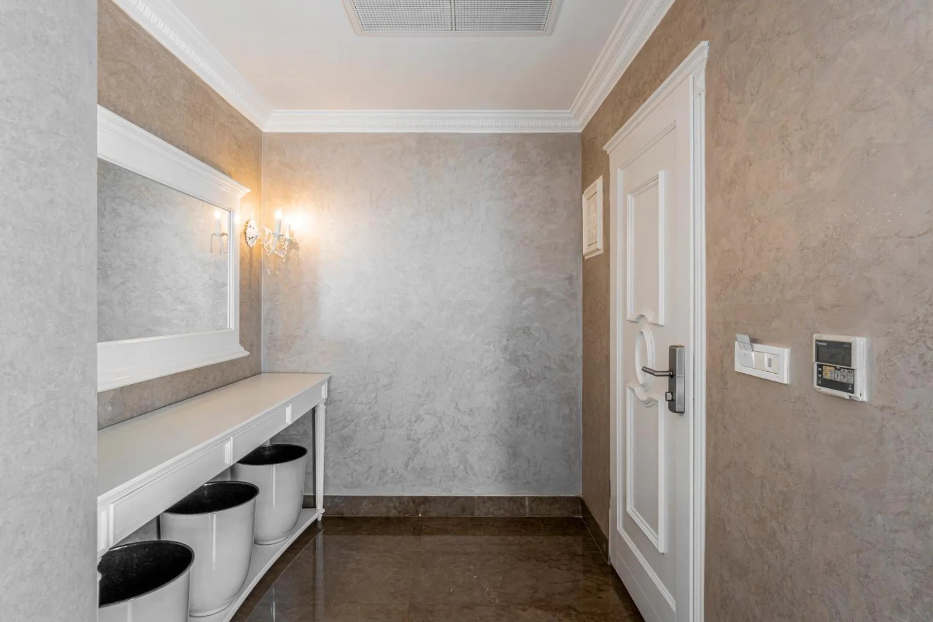 Ena Boutique Hotel & Residences