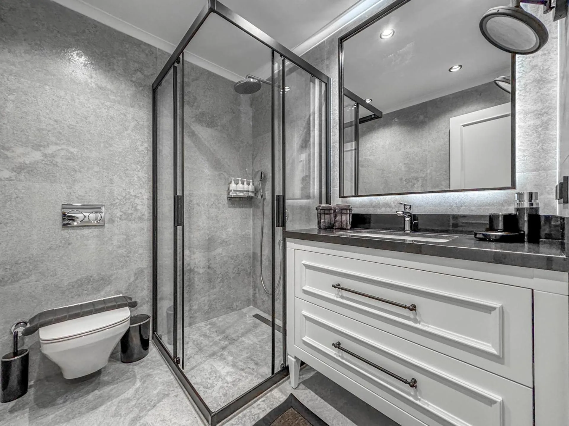 Ena Boutique Hotel & Residences