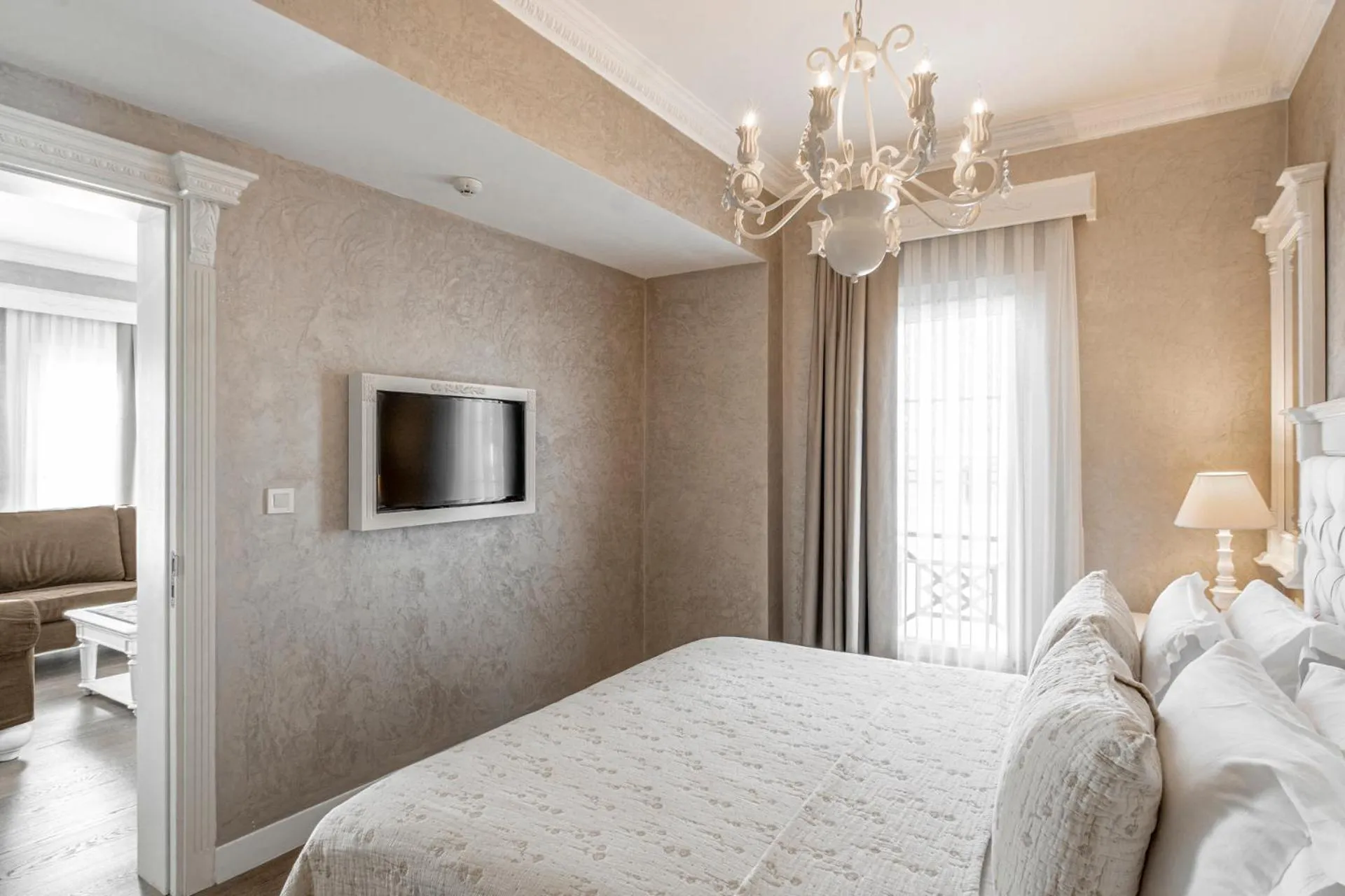 Bed in Ena Boutique Hotel & Residences