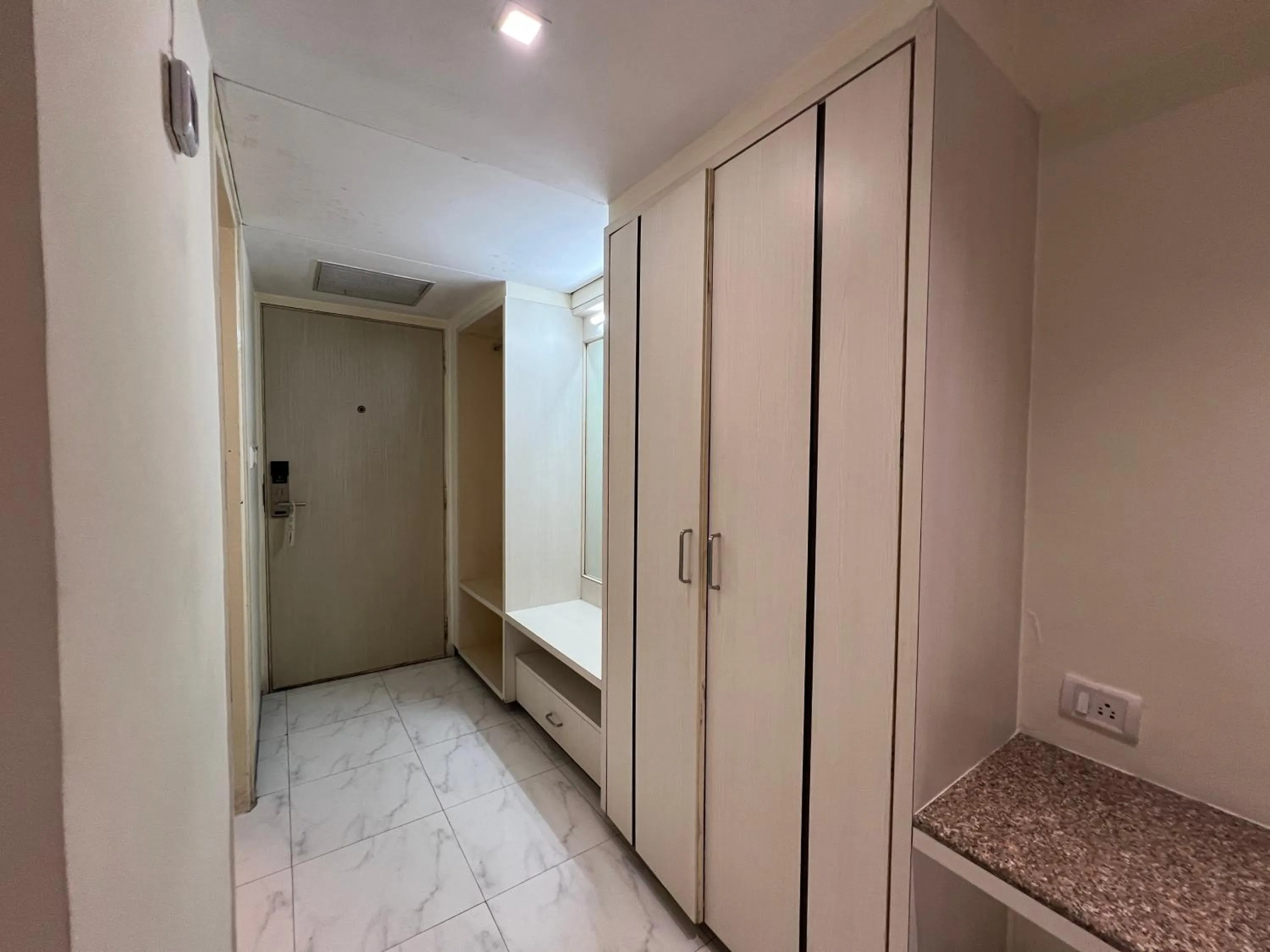 wardrobe in VITS Shalimar, Ankleshwar