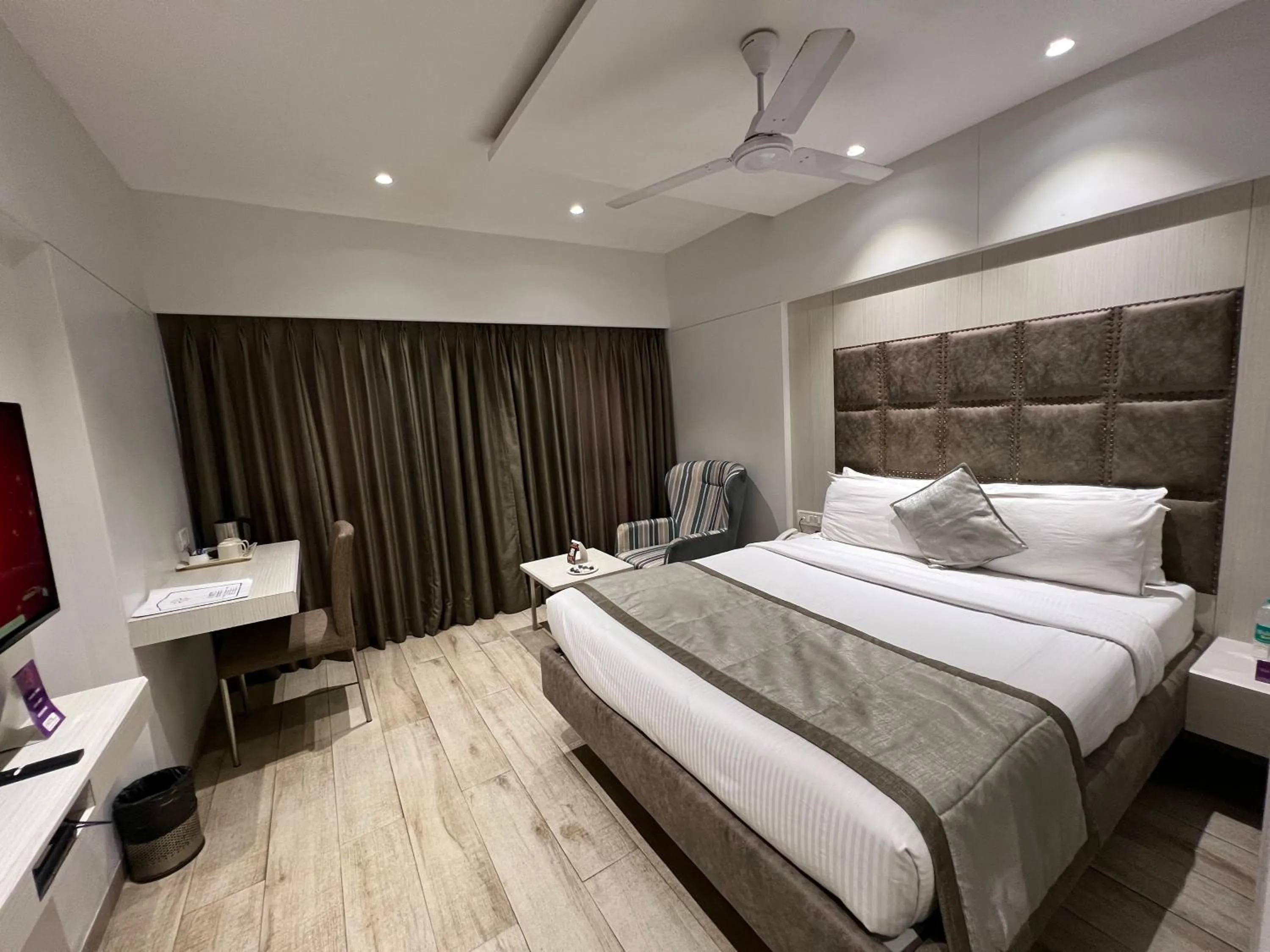 Bed in VITS Shalimar, Ankleshwar