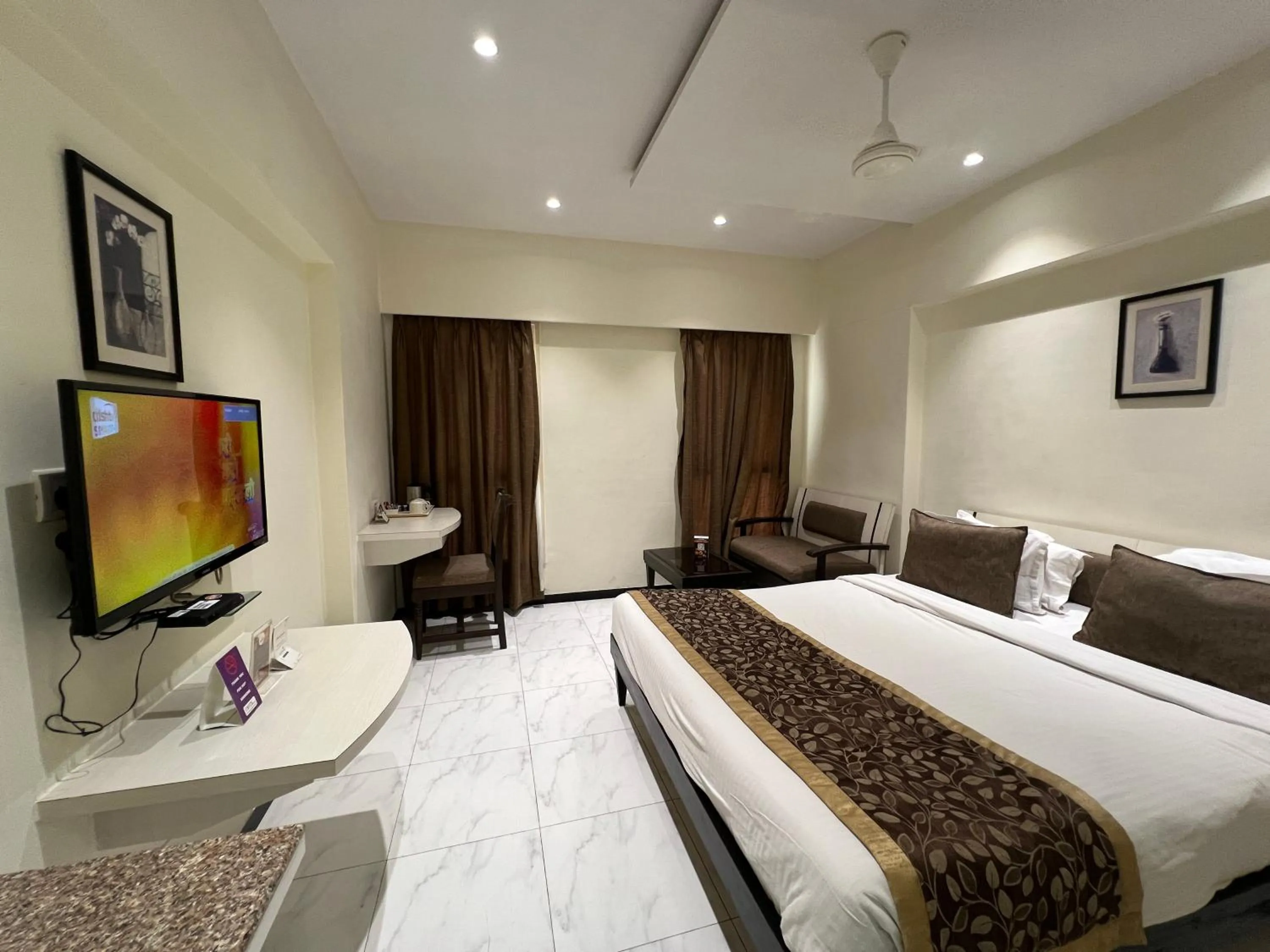 Bed in VITS Shalimar, Ankleshwar