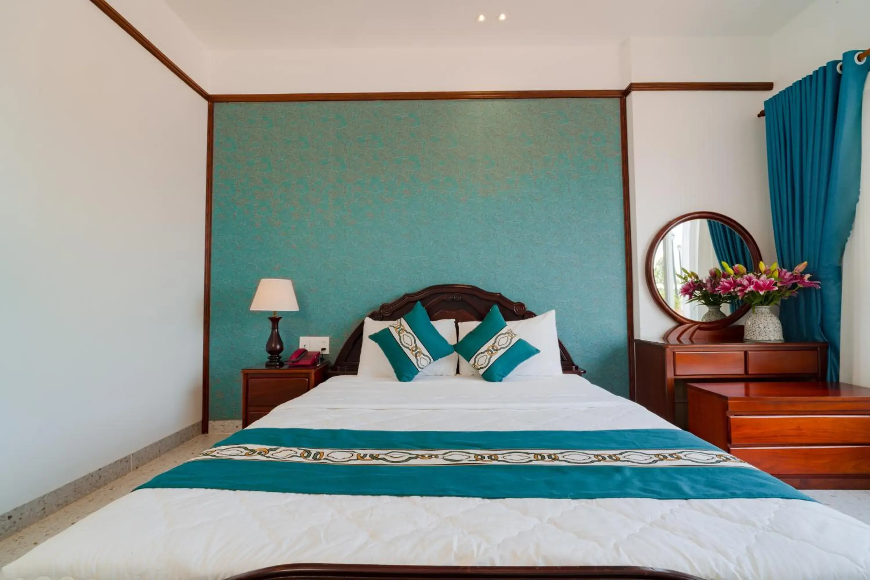 Bed in CHUONG DUONG HOTEL Bed in CHUONG DUONG HOTEL