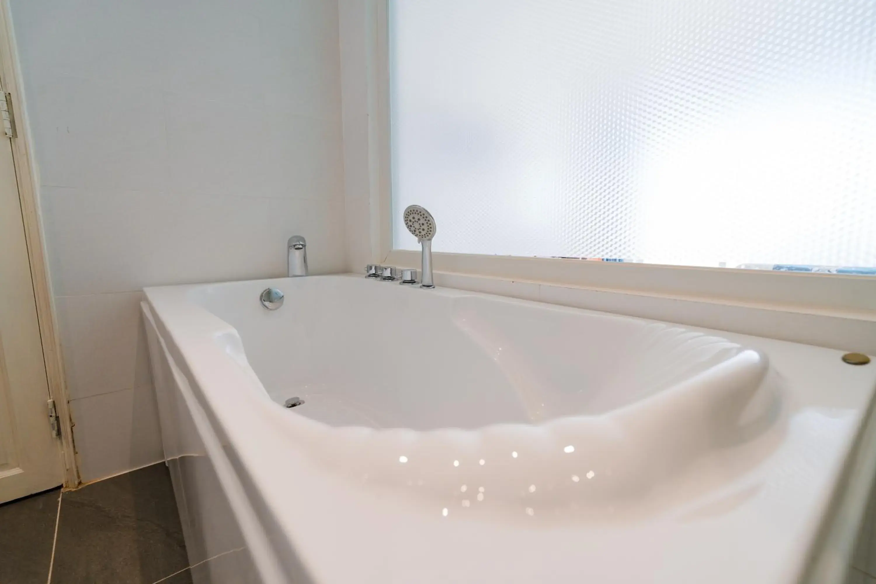 Bath in CHUONG DUONG HOTEL Bath in CHUONG DUONG HOTEL