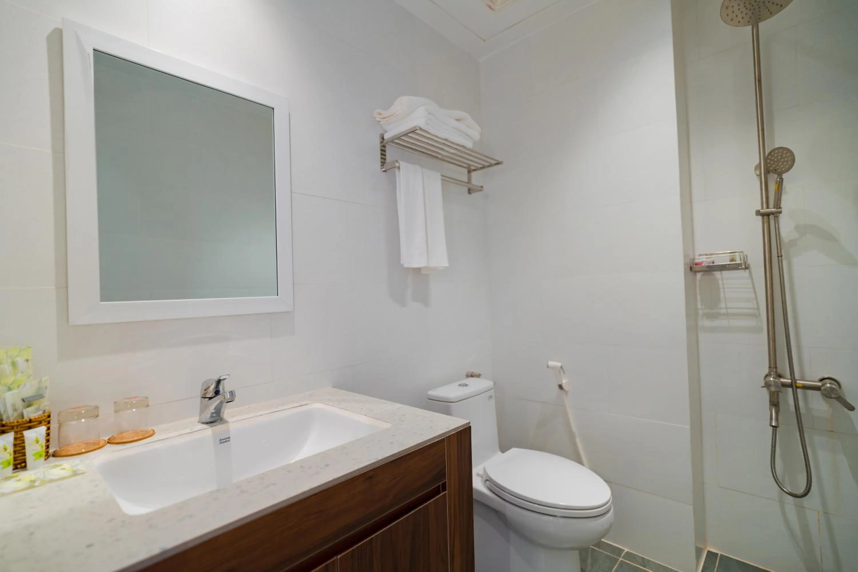 Toilet in CHUONG DUONG HOTEL