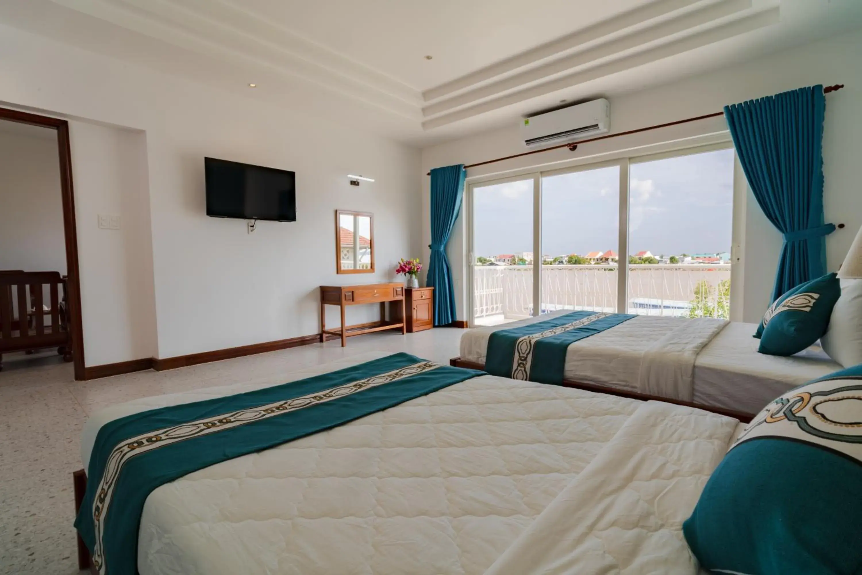 View (from property/room), Bed in CHUONG DUONG HOTEL View (from property/room), Bed in CHUONG DUONG HOTEL