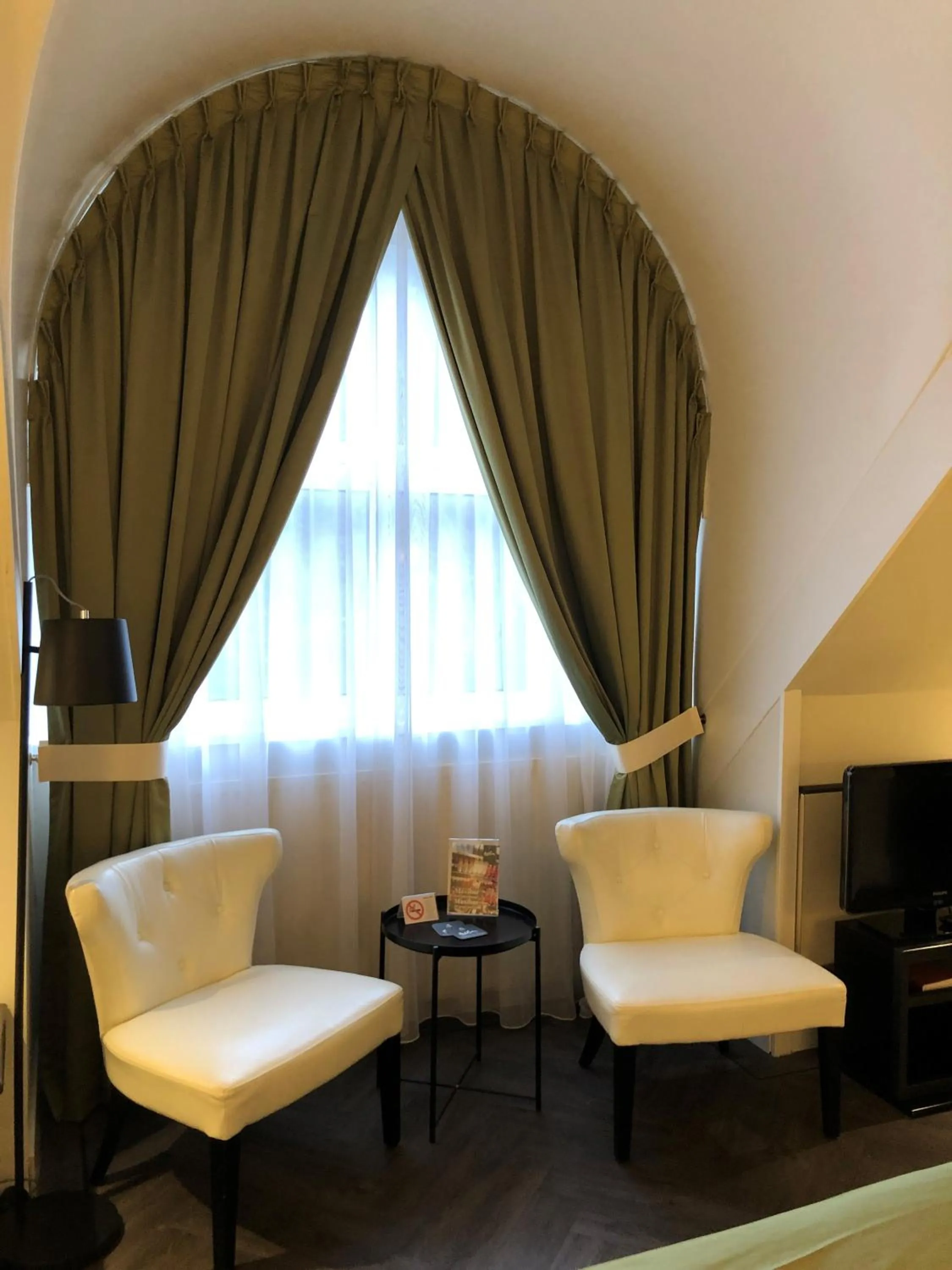 Seating area in Fletcher Hotel-Restaurant Oud London