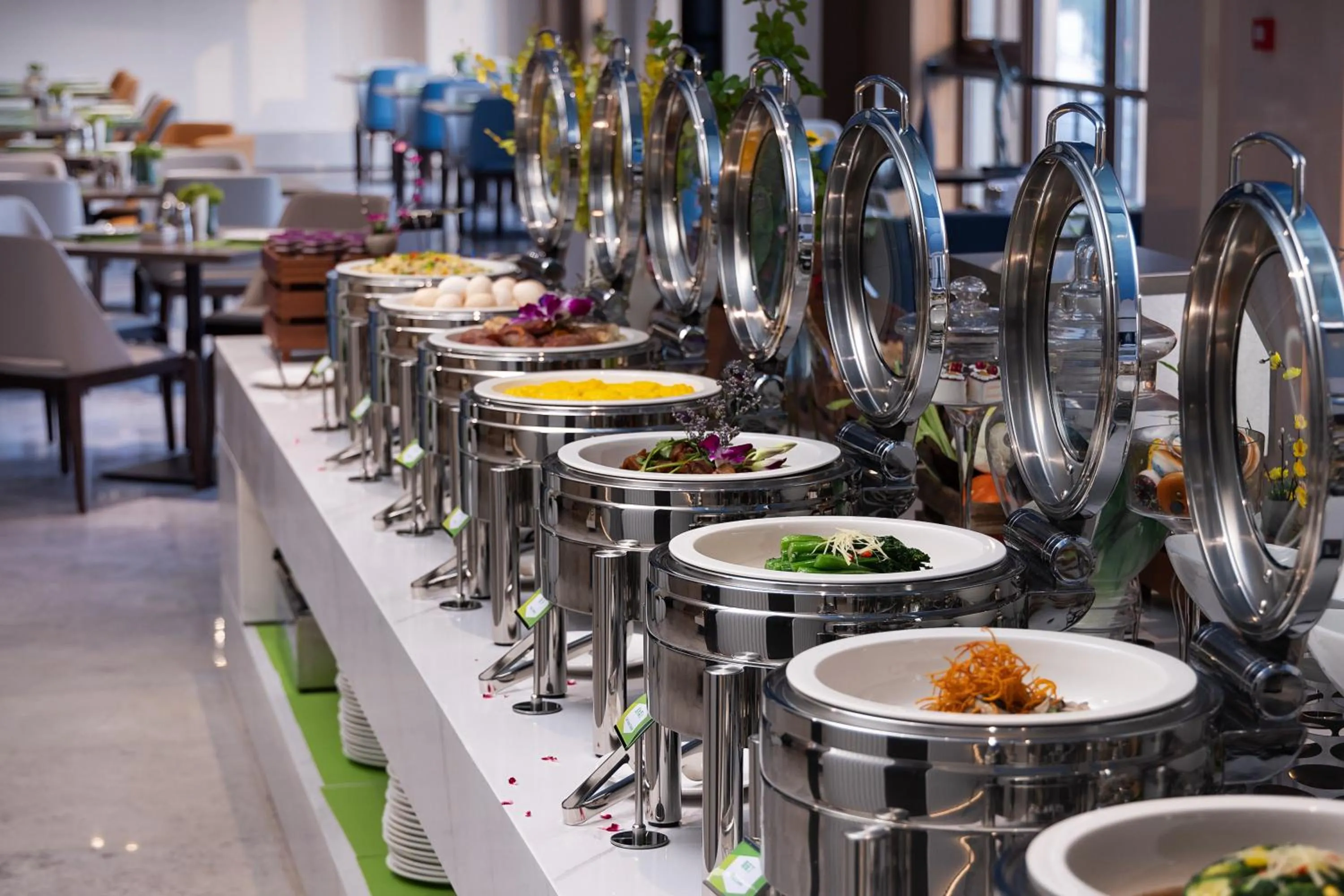 Buffet breakfast in Hampton by Hilton Guangzhou Luoxi