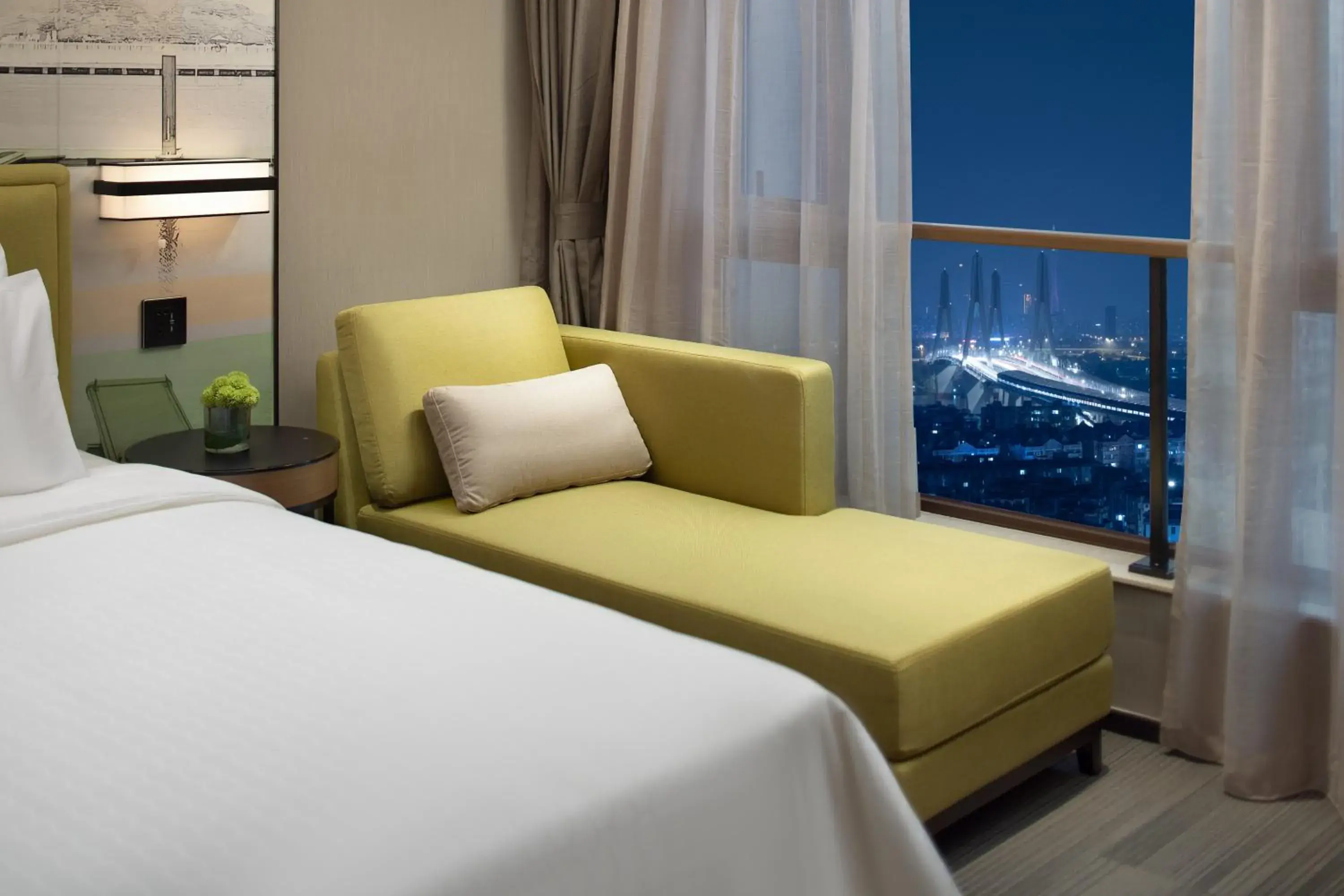 Deluxe Twin Room in Hampton by Hilton Guangzhou Luoxi Deluxe Twin Room in Hampton by Hilton Guangzhou Luoxi