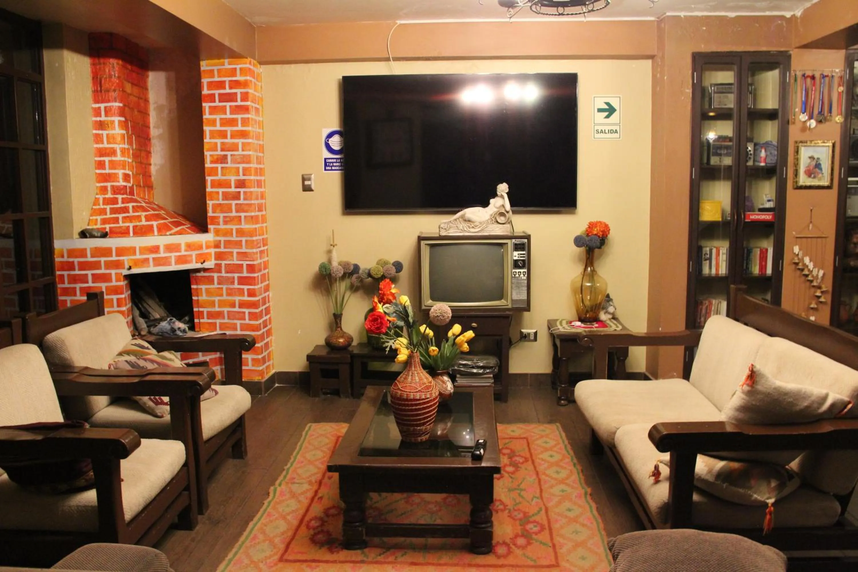 Living room in Hotel de Turistas Huaraz
