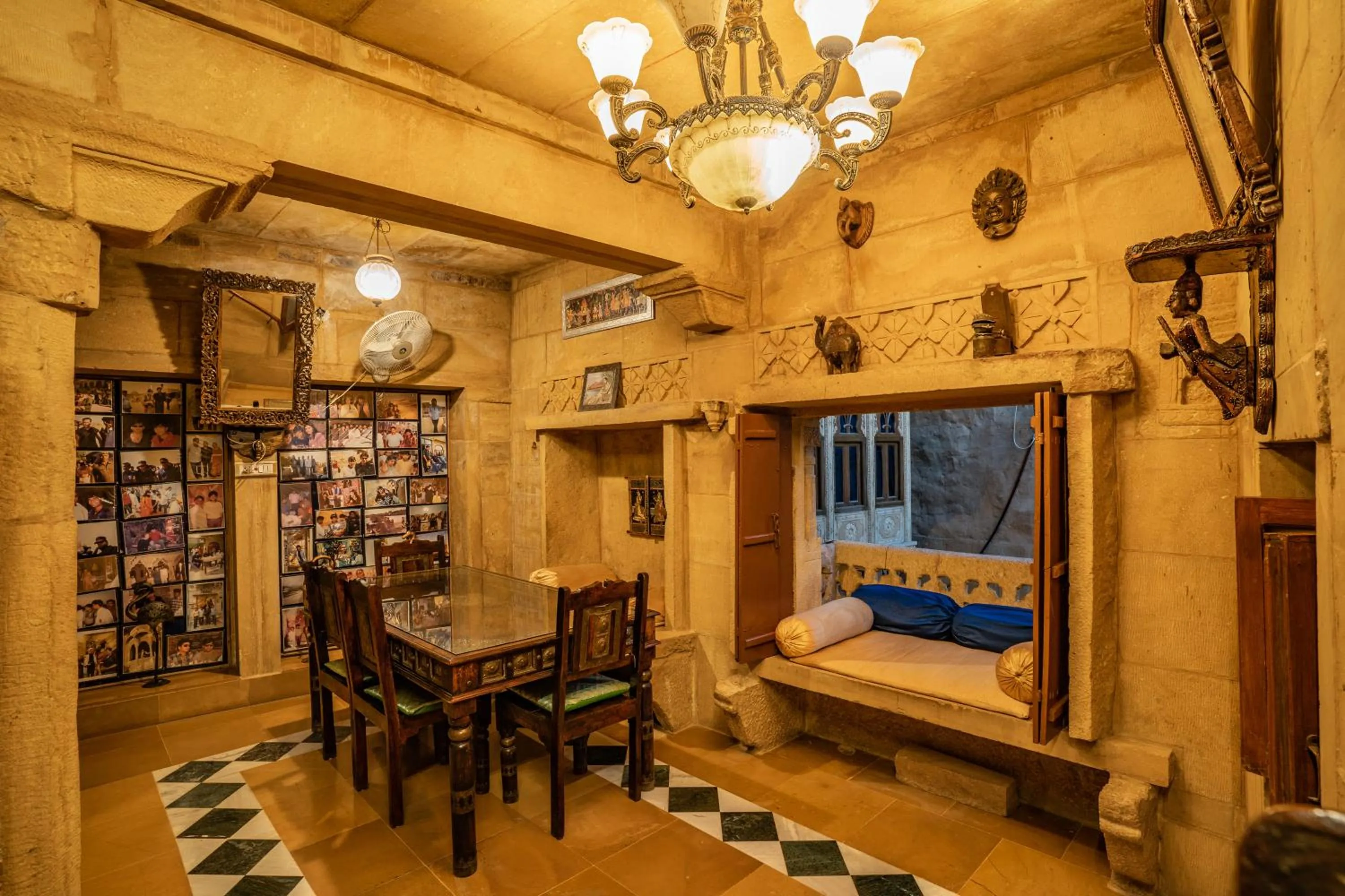 Living room in Hotel Garh Jaisal Haveli