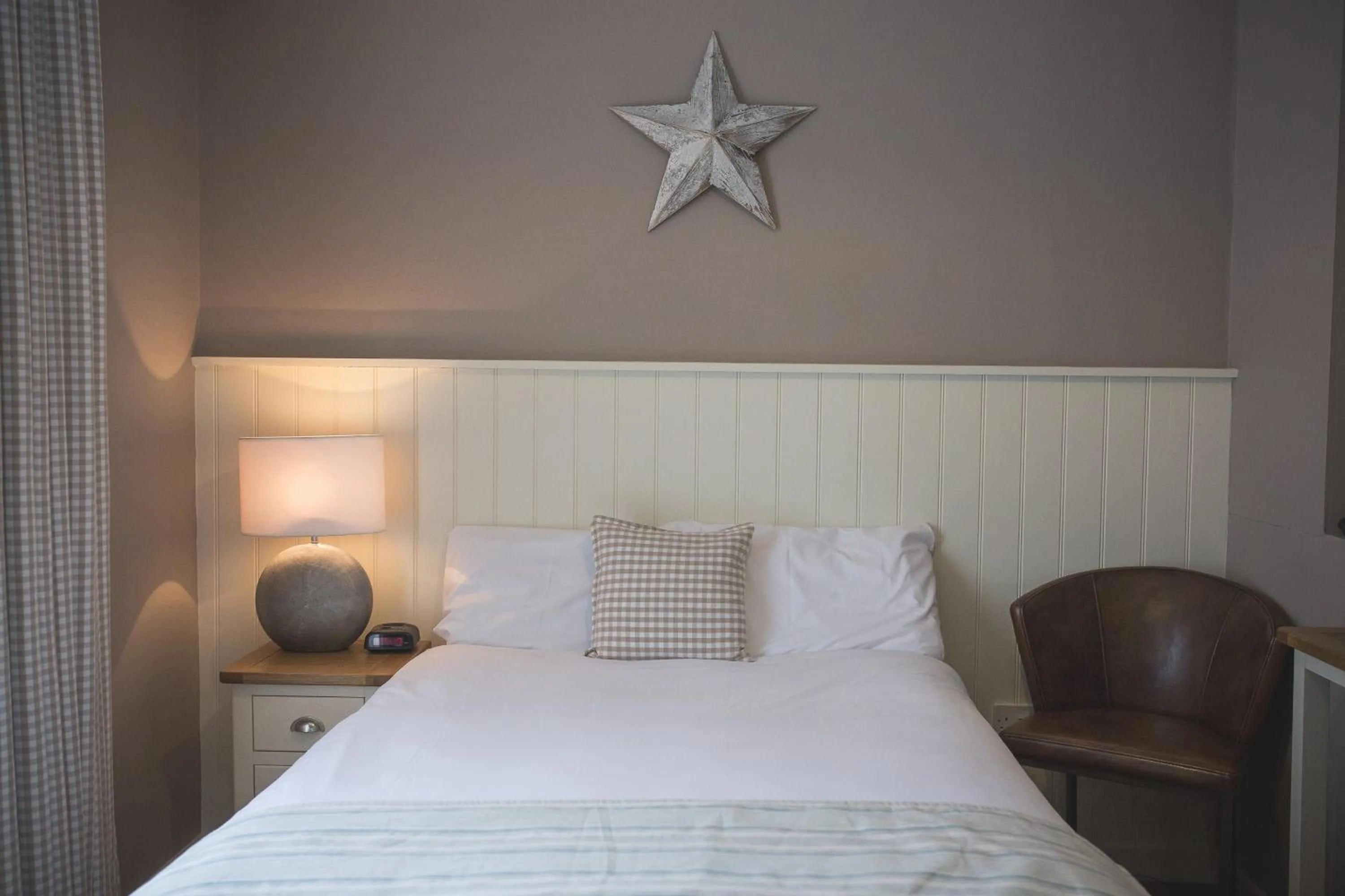 Bed in George Hotel, BW Signature Collection