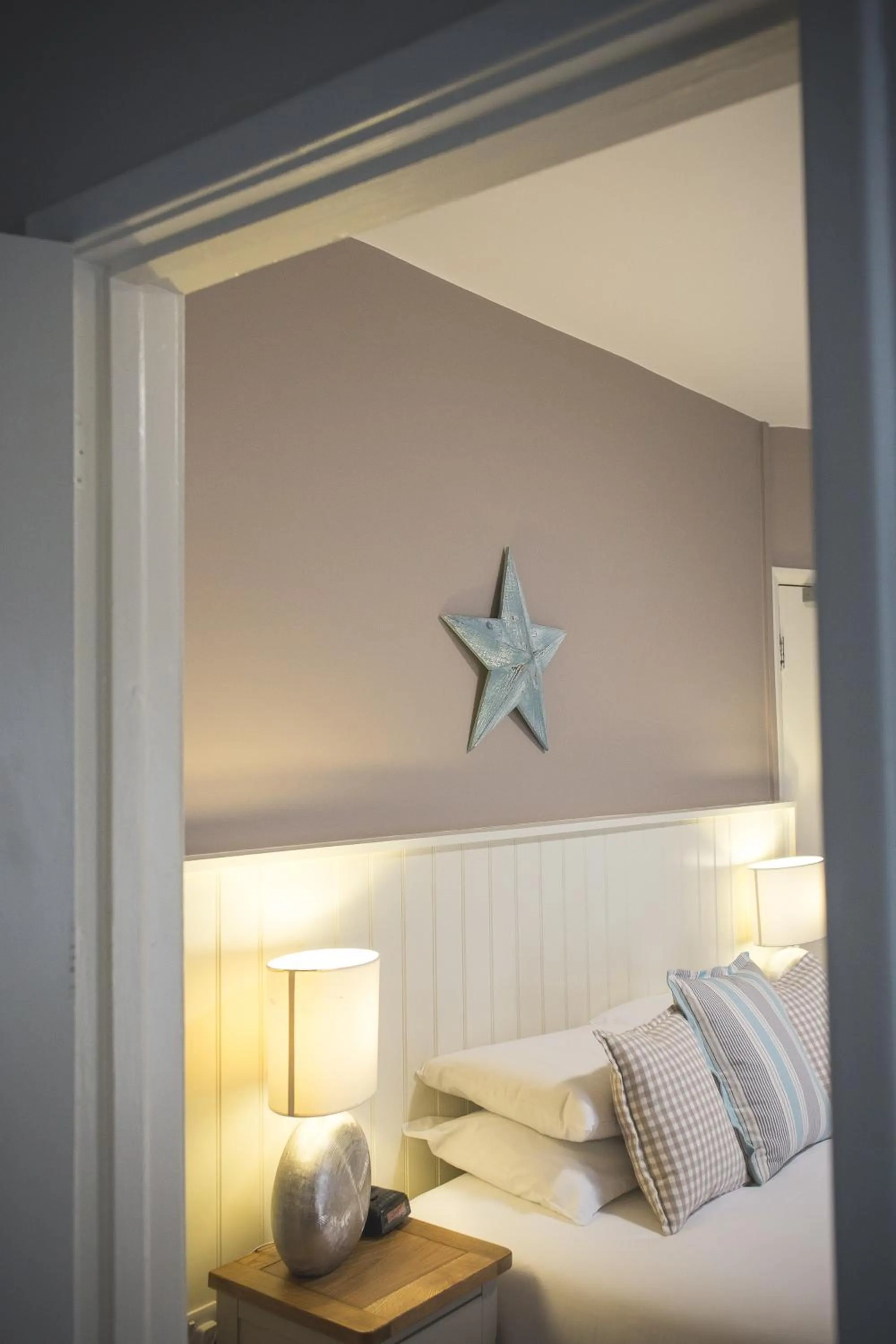 Decorative detail, Bed in George Hotel, BW Signature Collection