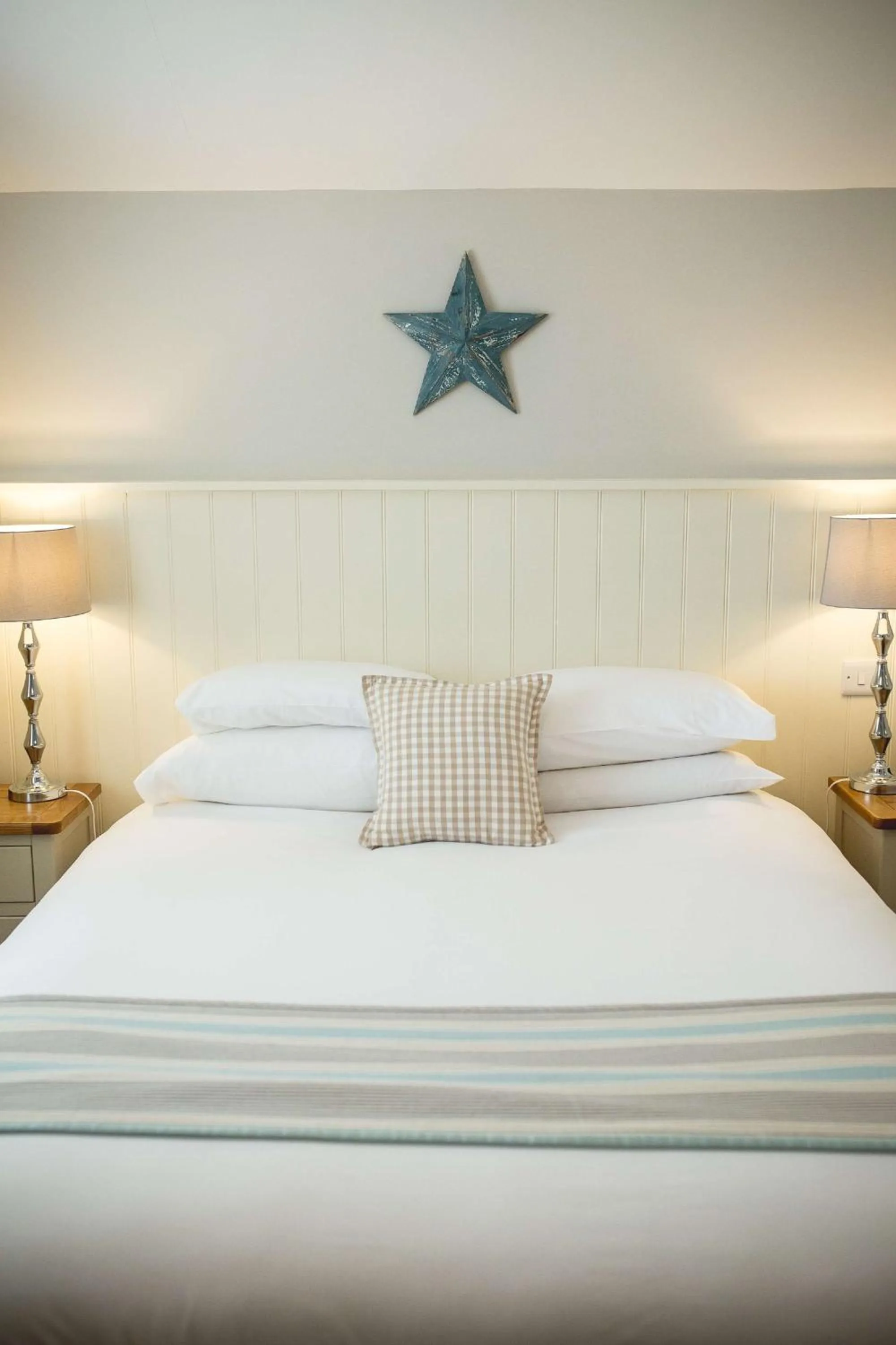 Bedroom, Bed in George Hotel, BW Signature Collection