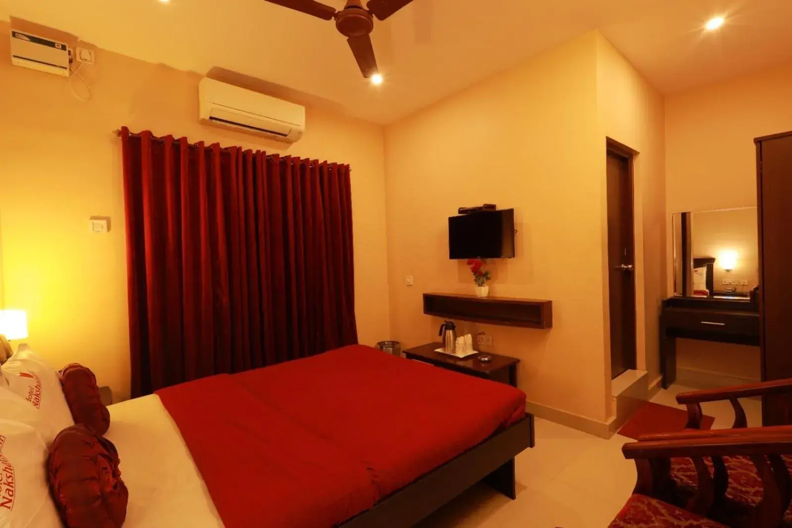 Photo of the whole room, Bed in Hotel Nakshatra Inn VL Tuticorin Photo of the whole room, Bed in Hotel Nakshatra Inn VL Tuticorin