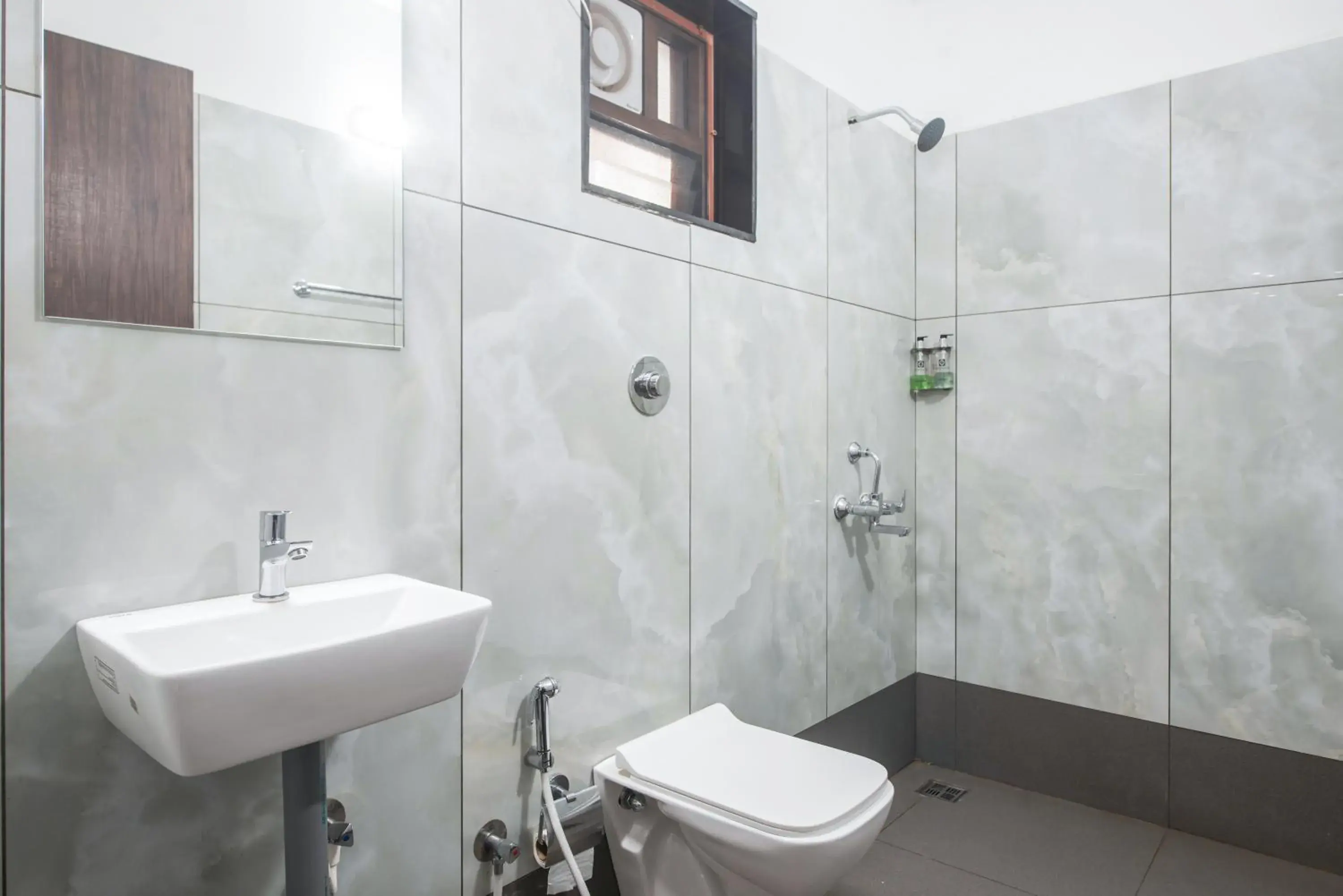 Shower in Shoolin Palace Shower in Shoolin Palace