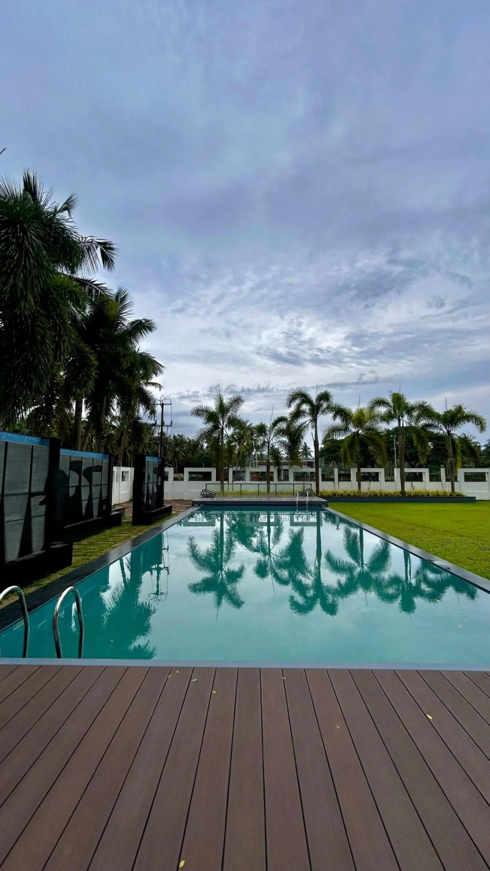 Pool view in Shoolin Palace