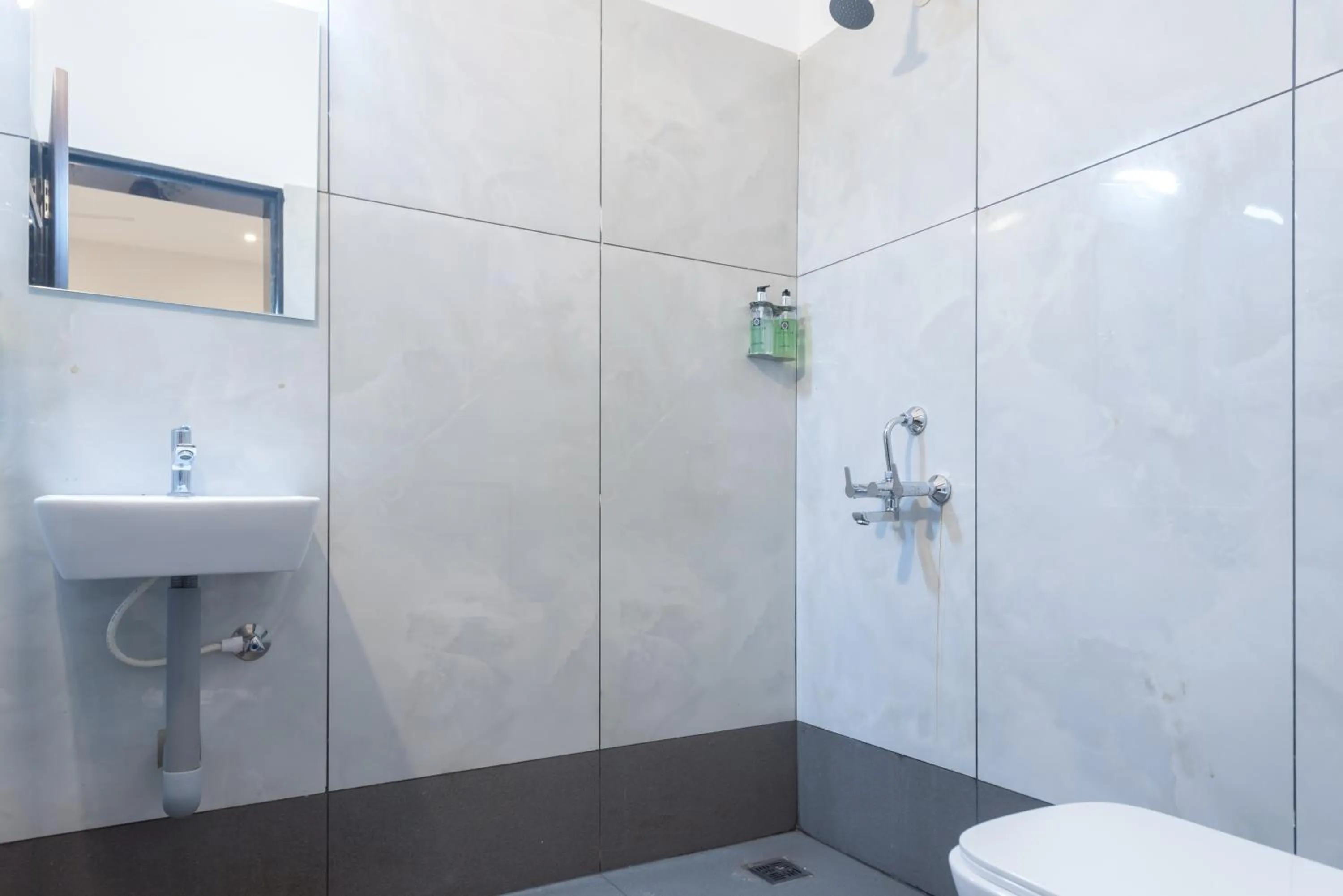 Shower in Shoolin Palace