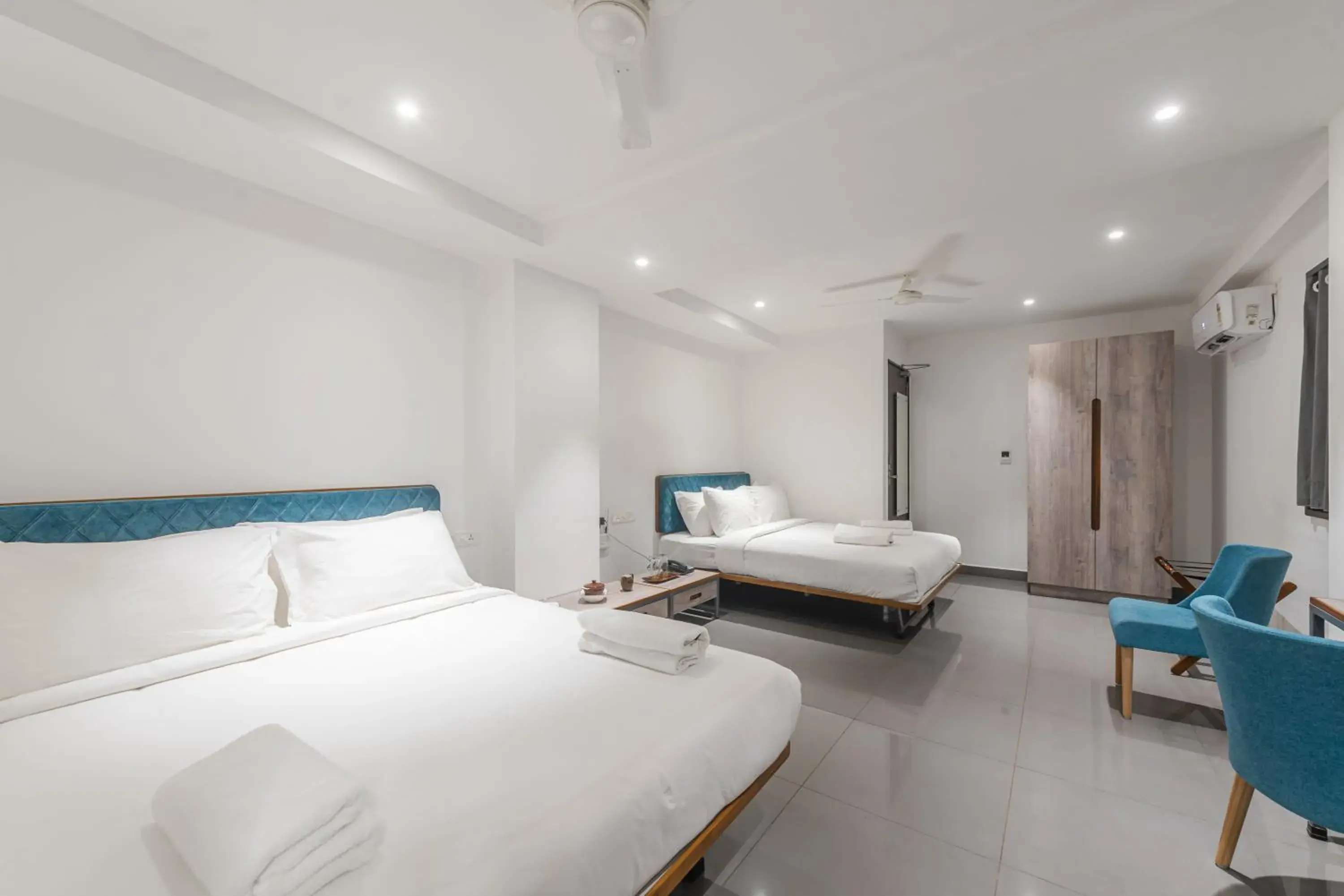 Photo of the whole room, Bed in Shoolin Palace Photo of the whole room, Bed in Shoolin Palace