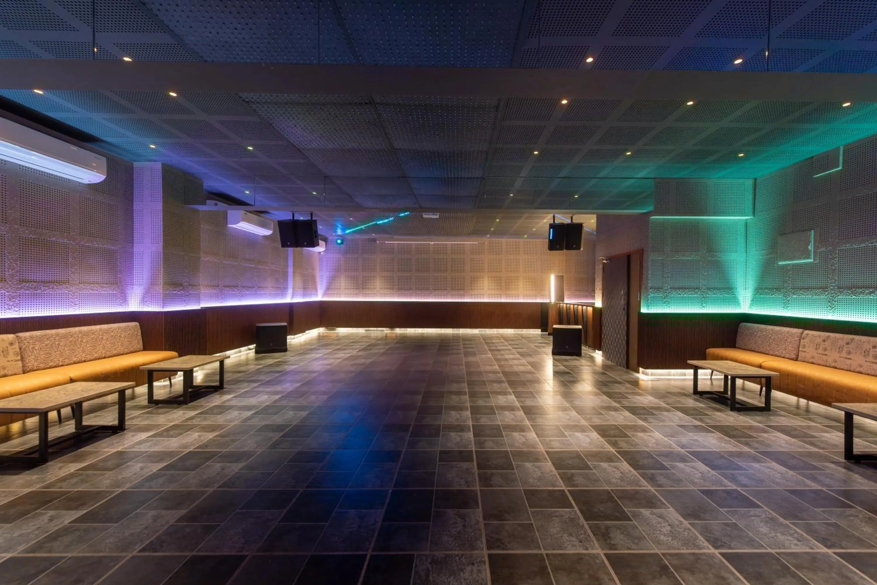 Nightclub / DJ in Shoolin Palace