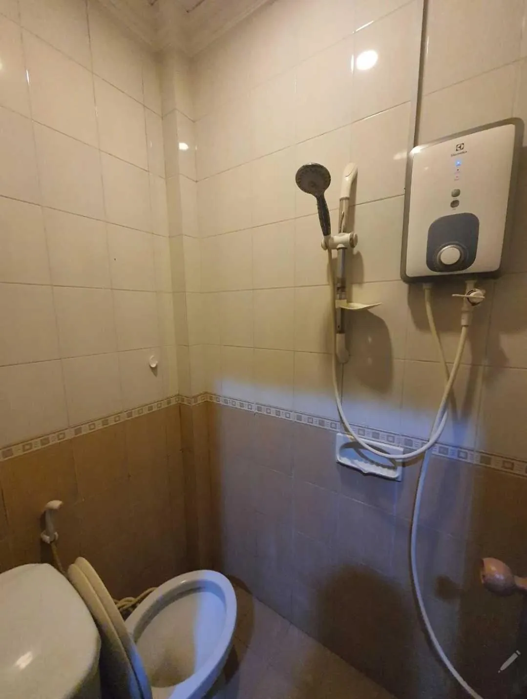 Bathroom in OYO Life 93202 Pentagon Homestay Syariah