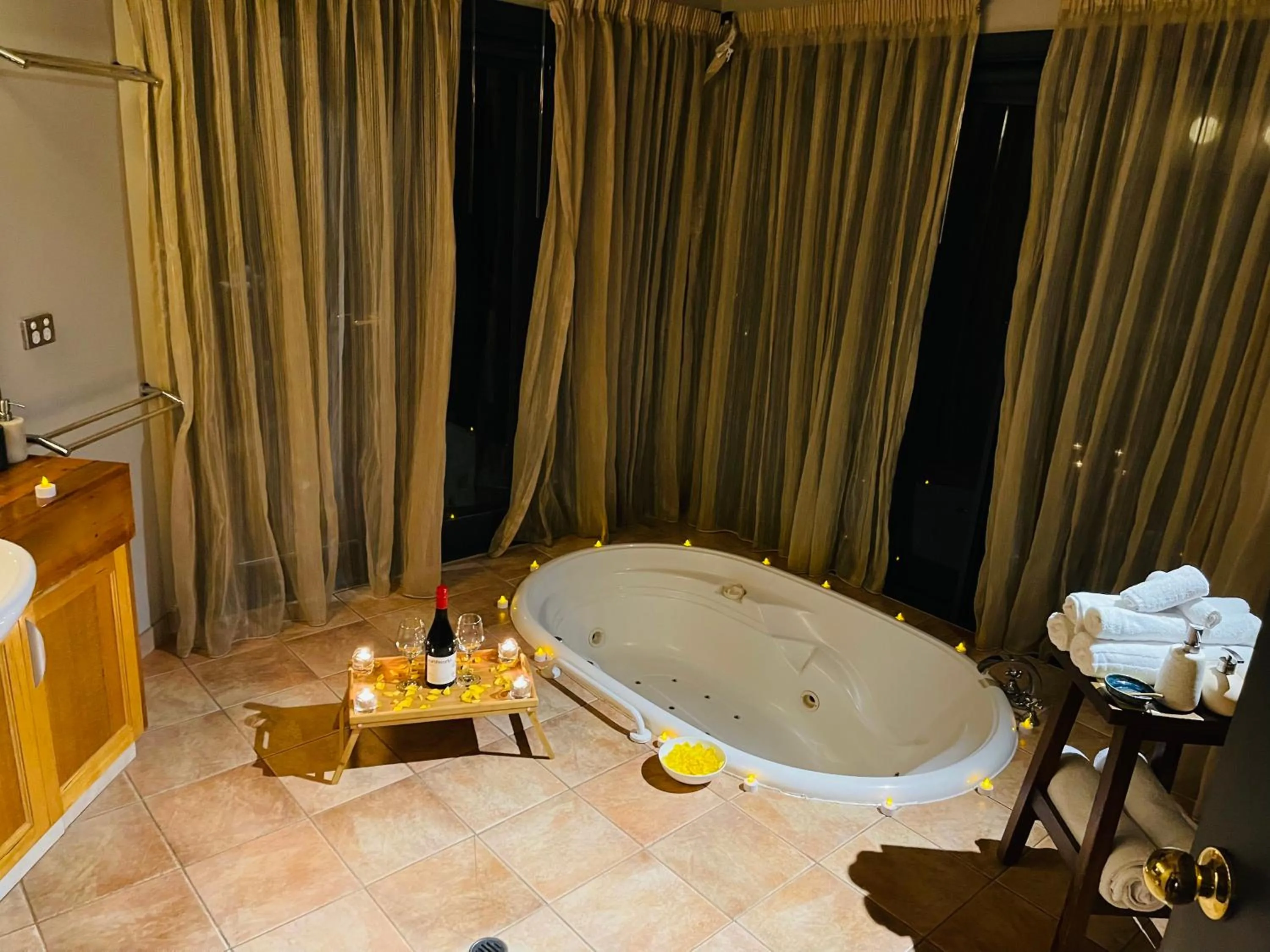 Woodlands rainforest retreat
