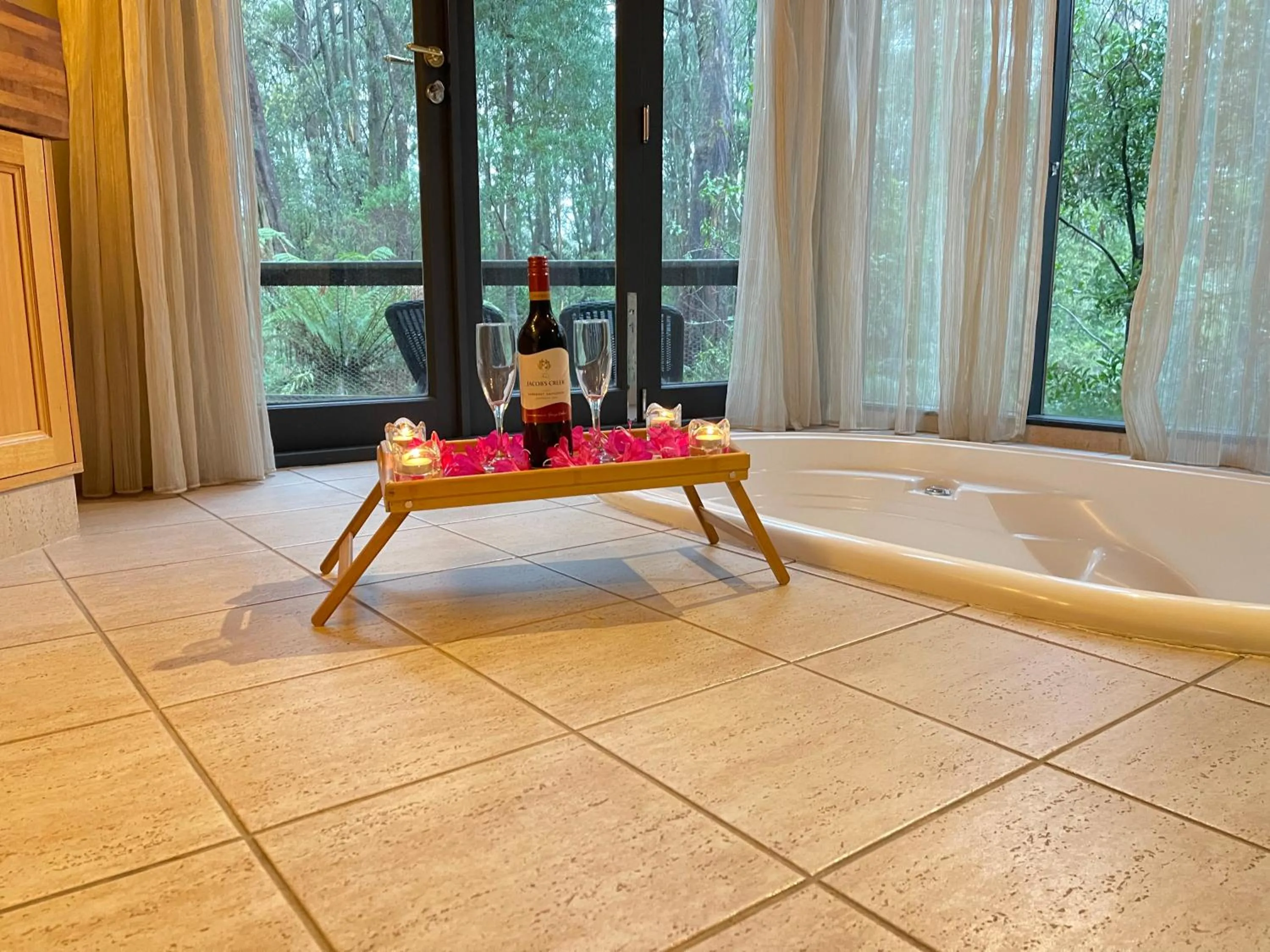 Woodlands rainforest retreat