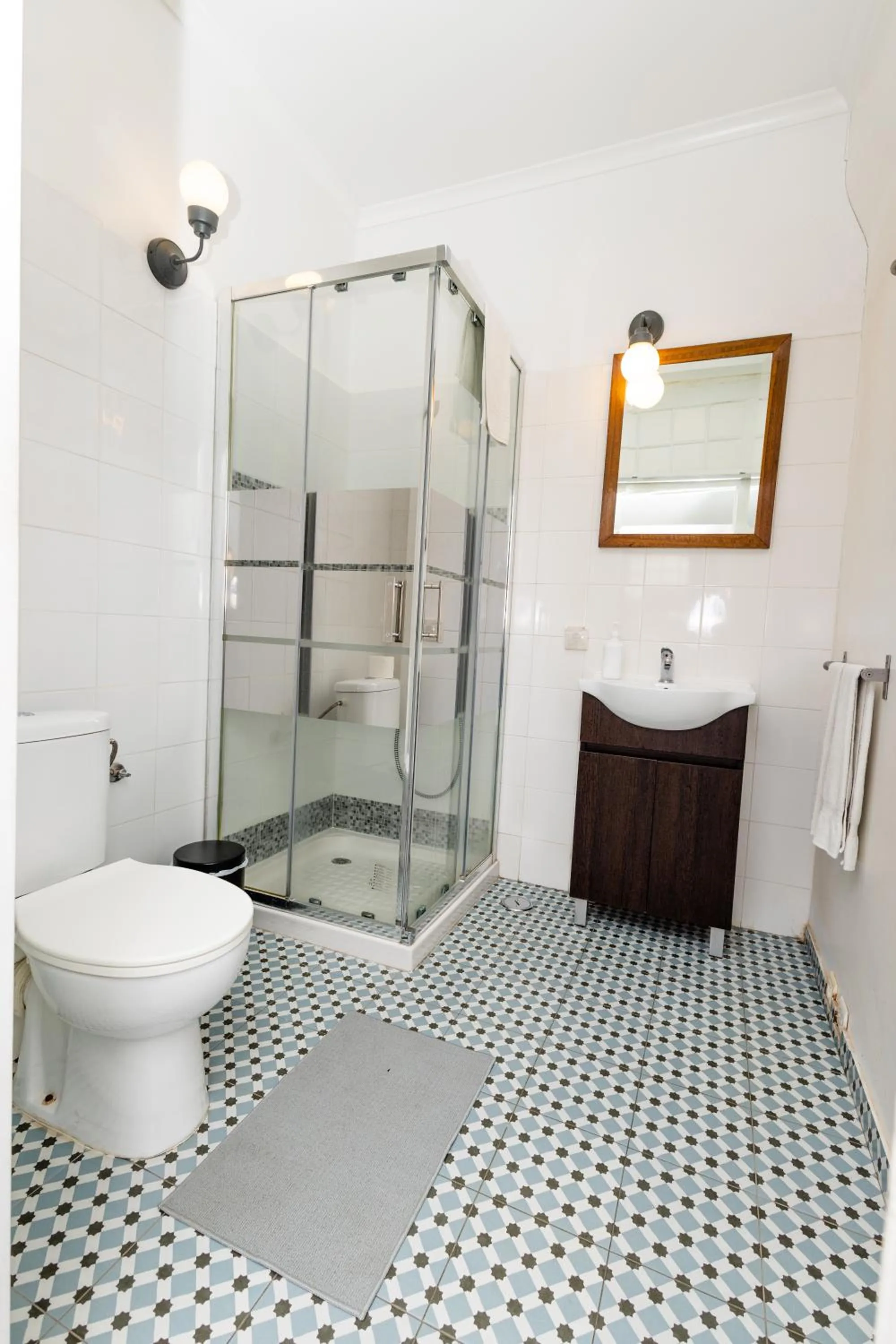 Shower in Boho Guesthouse - Rooms & Apartments