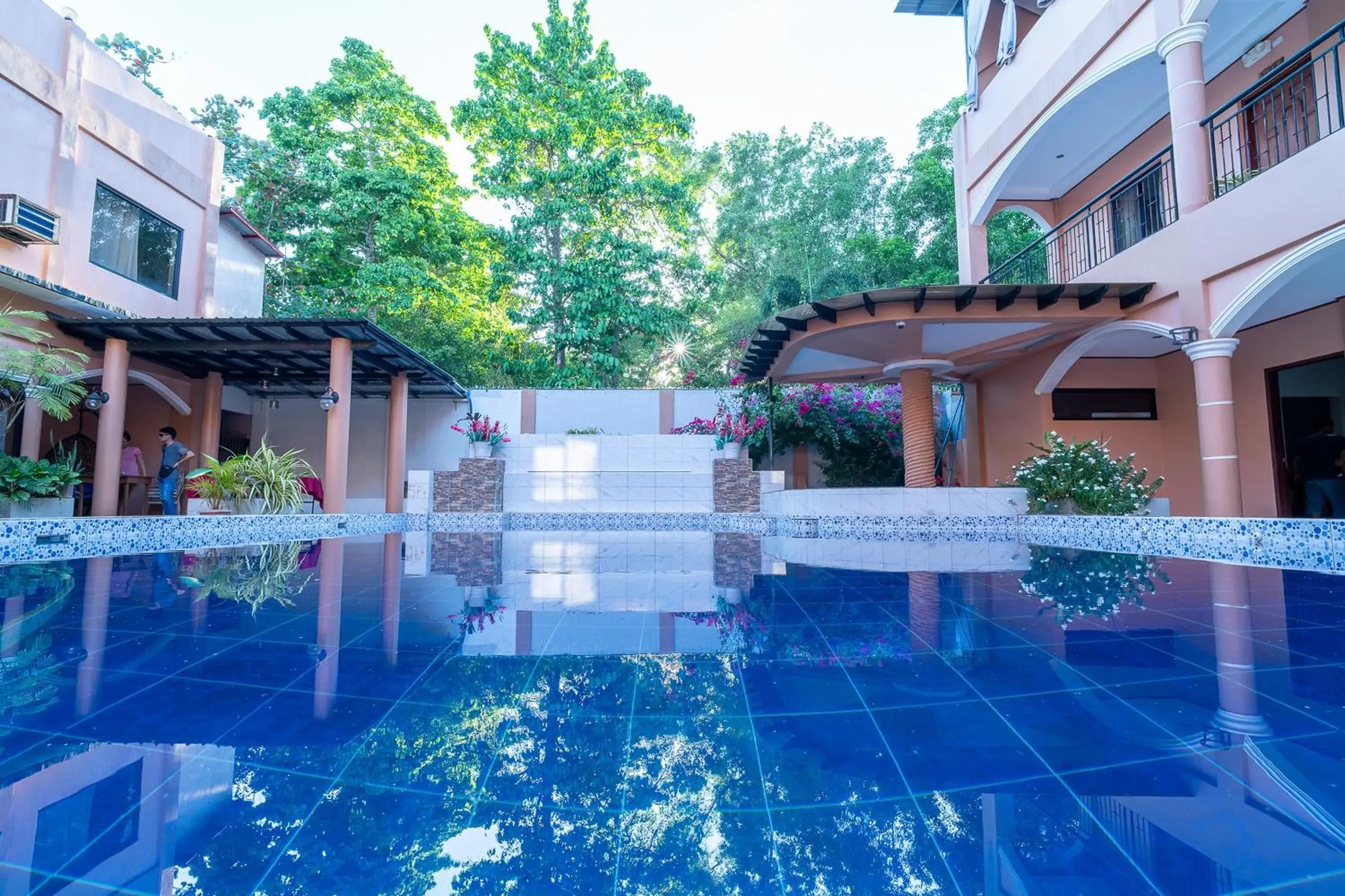 Swimming pool in Dinah's Tourist Inn Puerto Princesa Swimming pool in Dinah's Tourist Inn Puerto Princesa