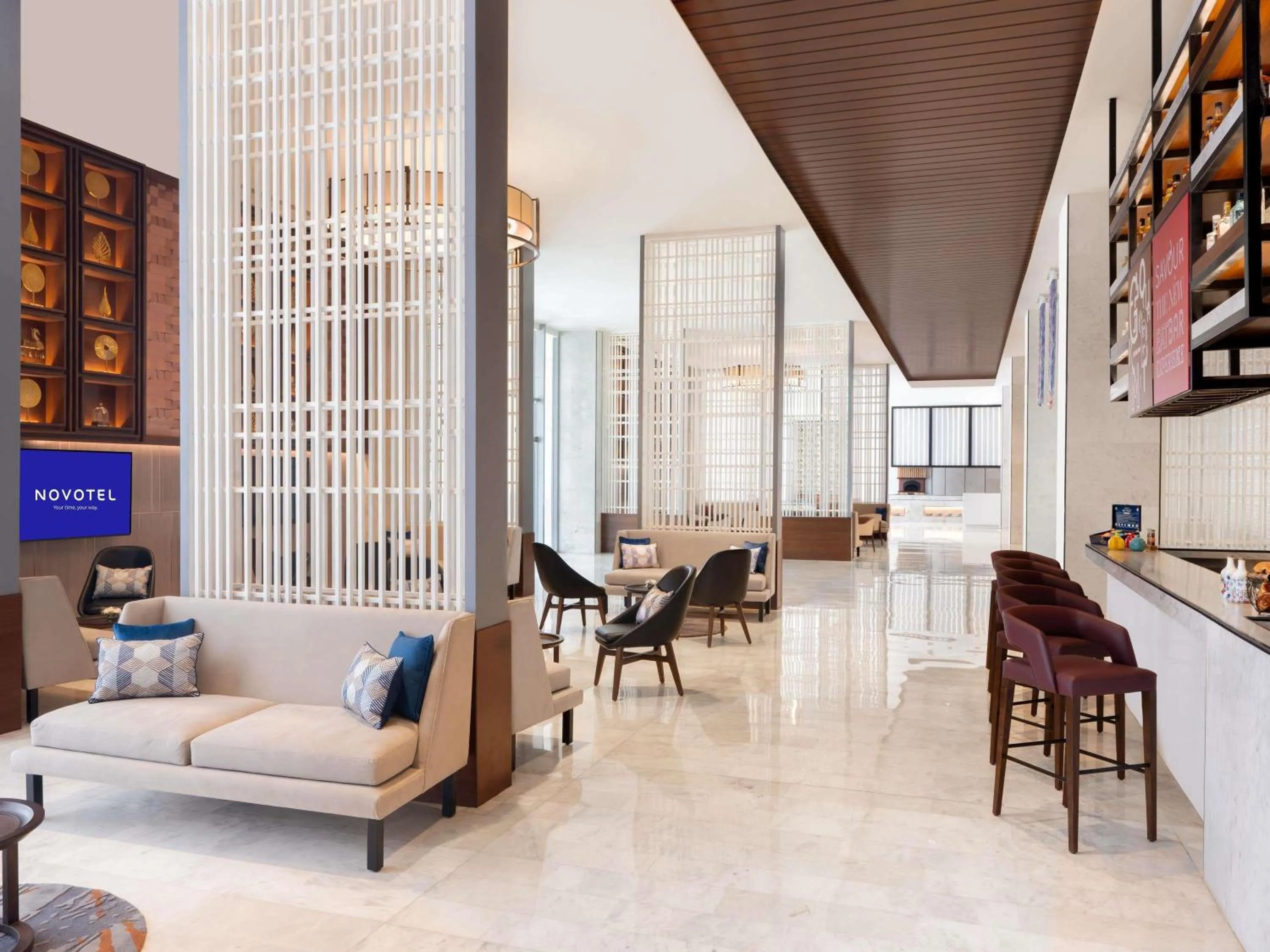 Restaurant/places to eat in Novotel Jaipur Convention Centre