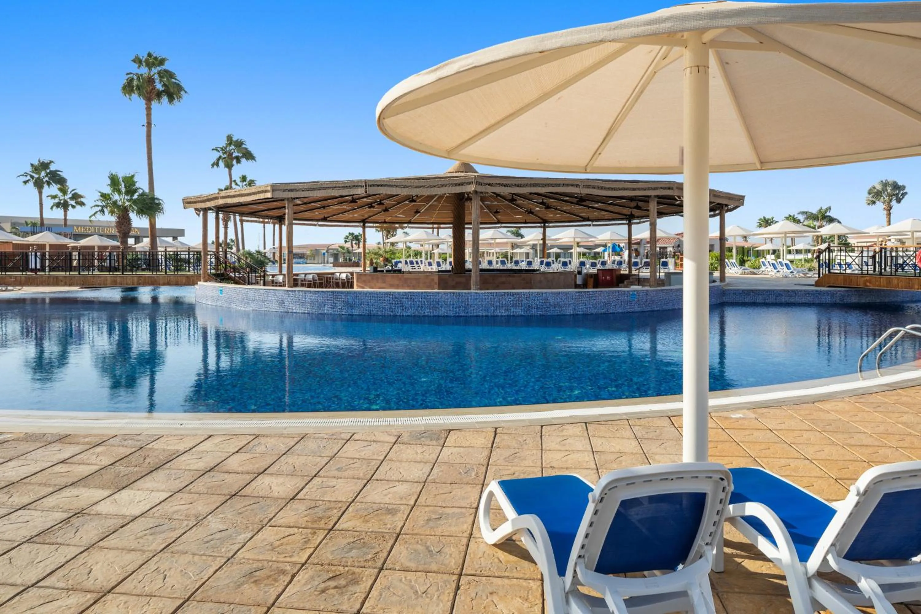 Swimming pool in Pickalbatros Golf Luxury Suites - All Inclusive