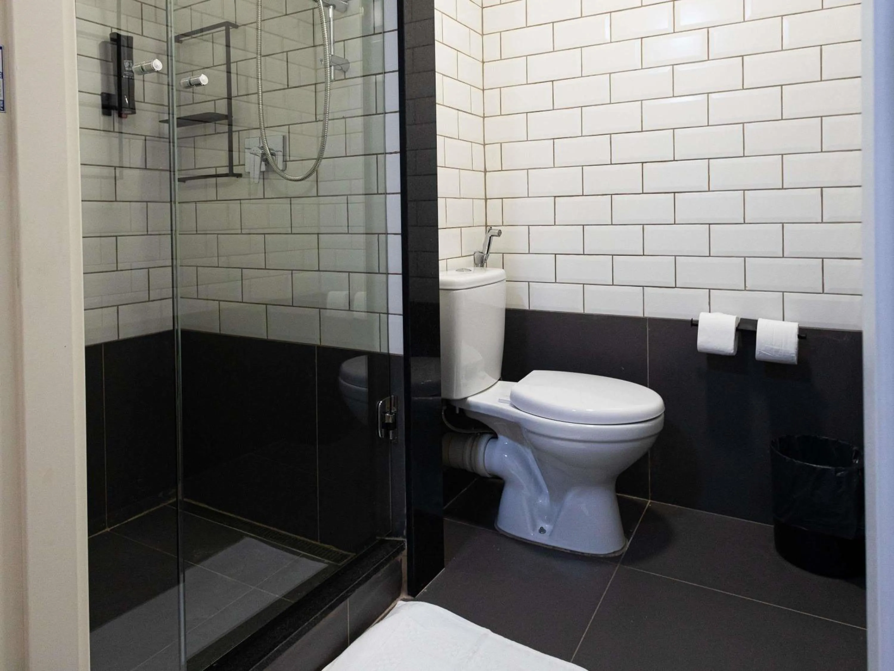 Bathroom in ibis Barra do Garças