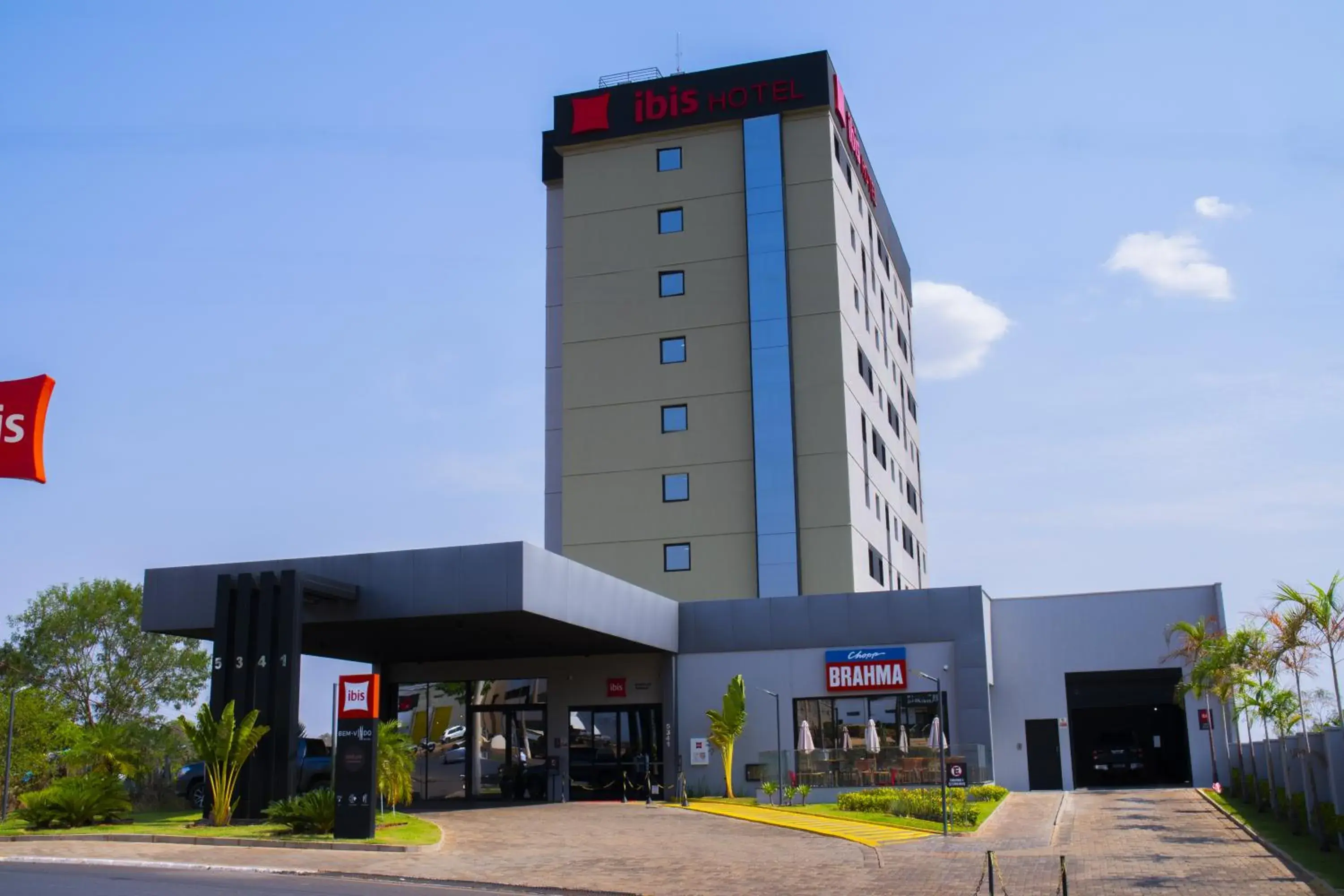 Facade/entrance in ibis Barra do Garças Facade/entrance in ibis Barra do Garças