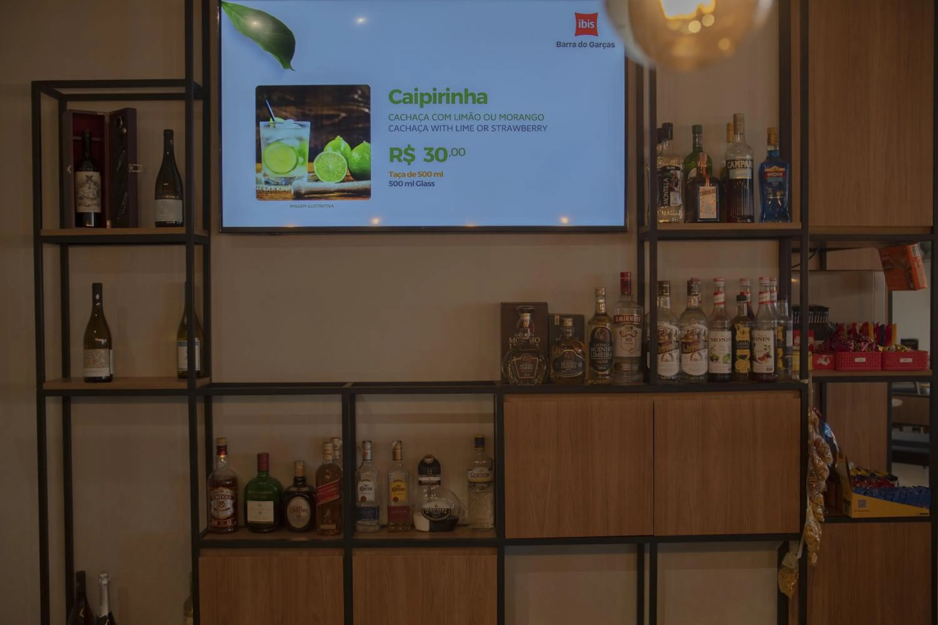 Lounge or bar in ibis Barra do Garças