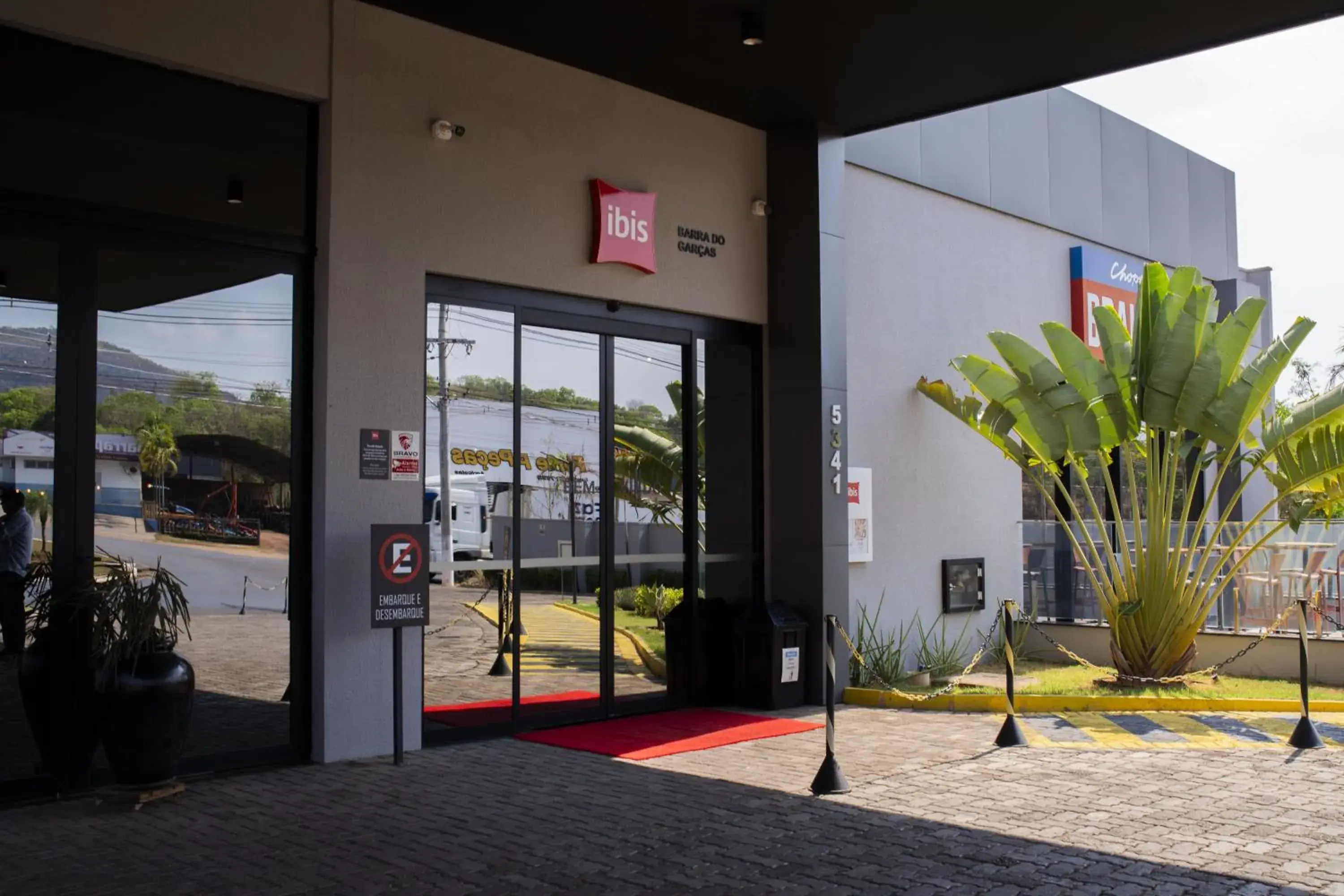 Facade/entrance in ibis Barra do Garças Facade/entrance in ibis Barra do Garças