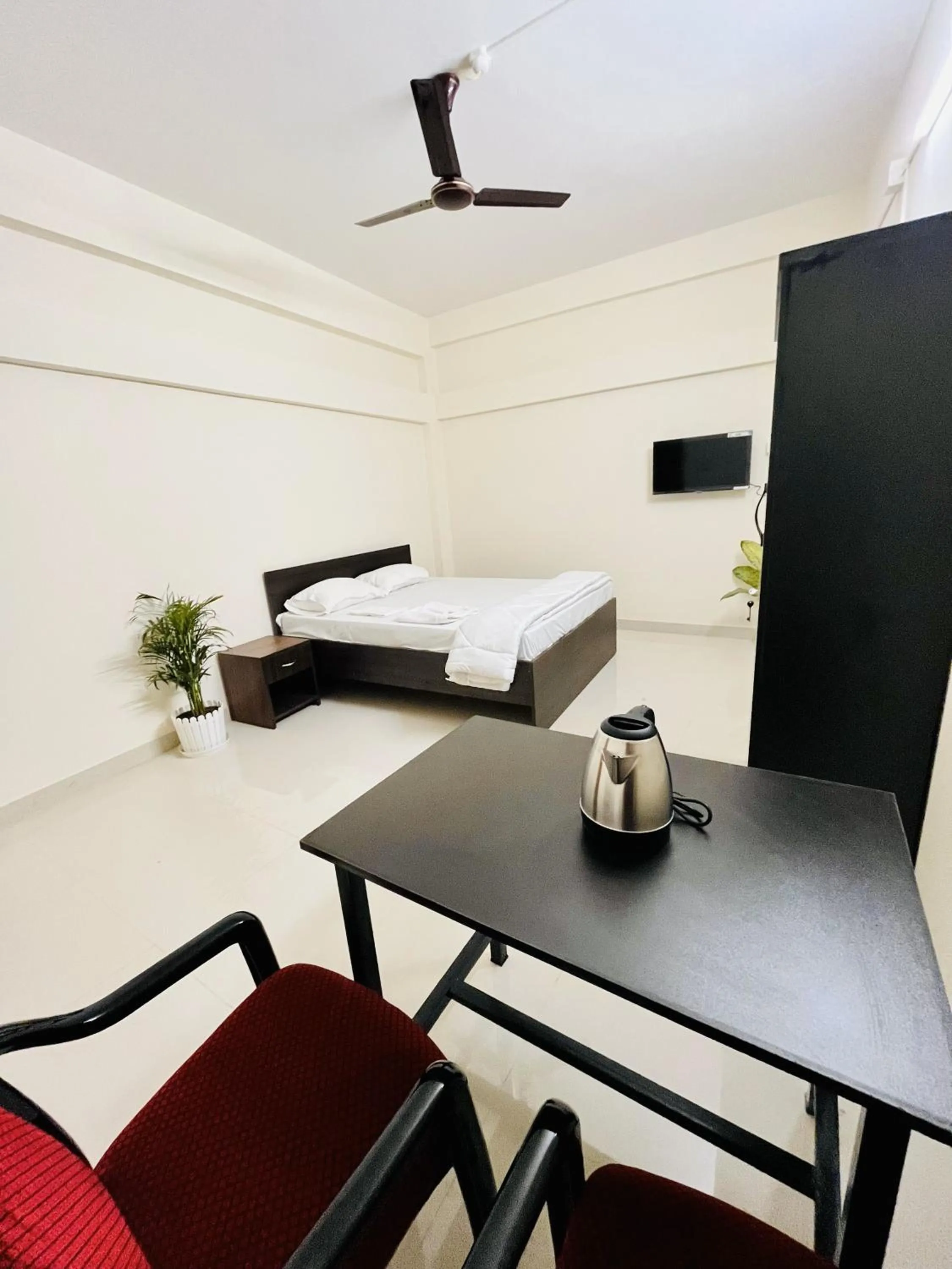 Bedroom, Bed in Queen's Residency