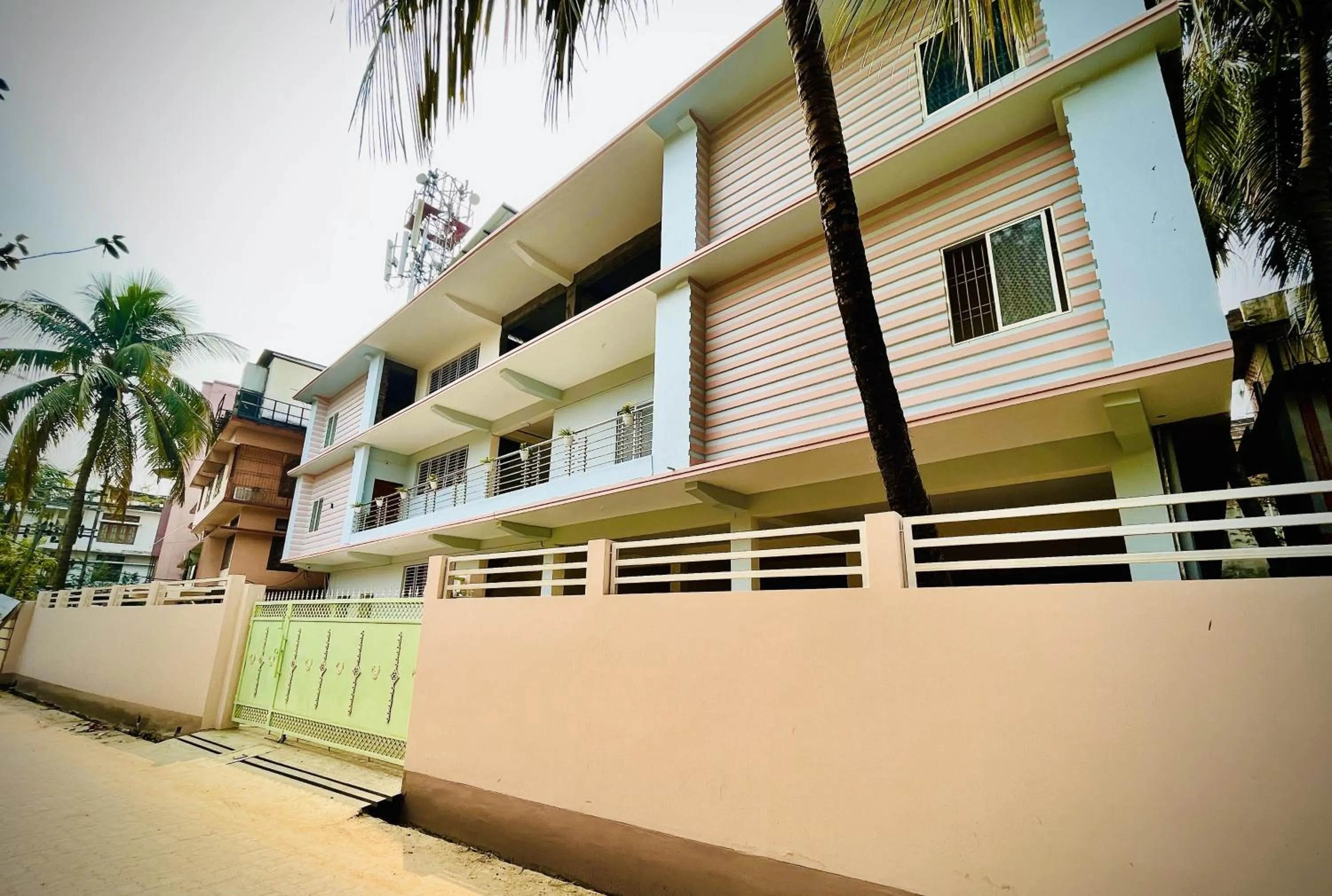 Property building in Queen's Residency