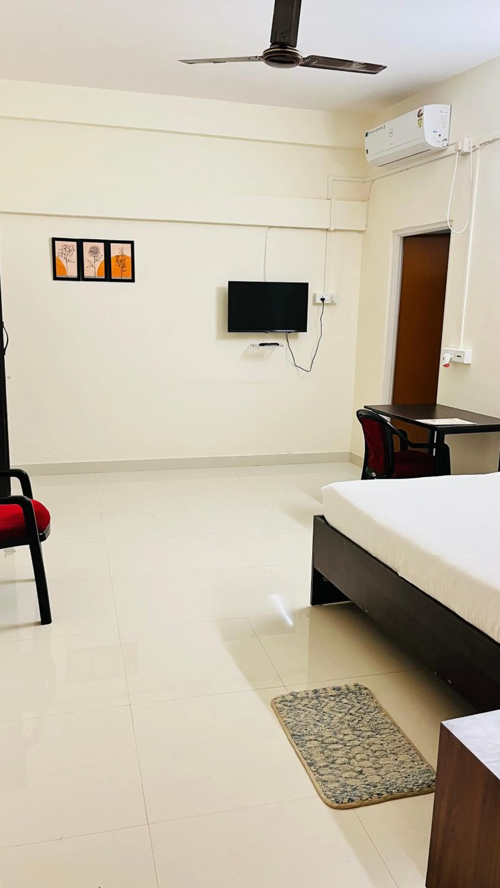 Bedroom in Queen's Residency