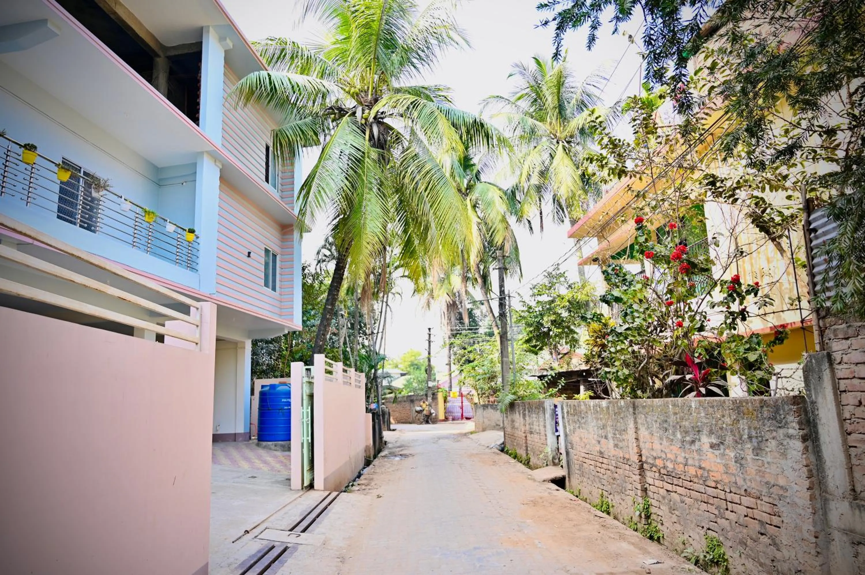 Neighbourhood in Queen's Residency