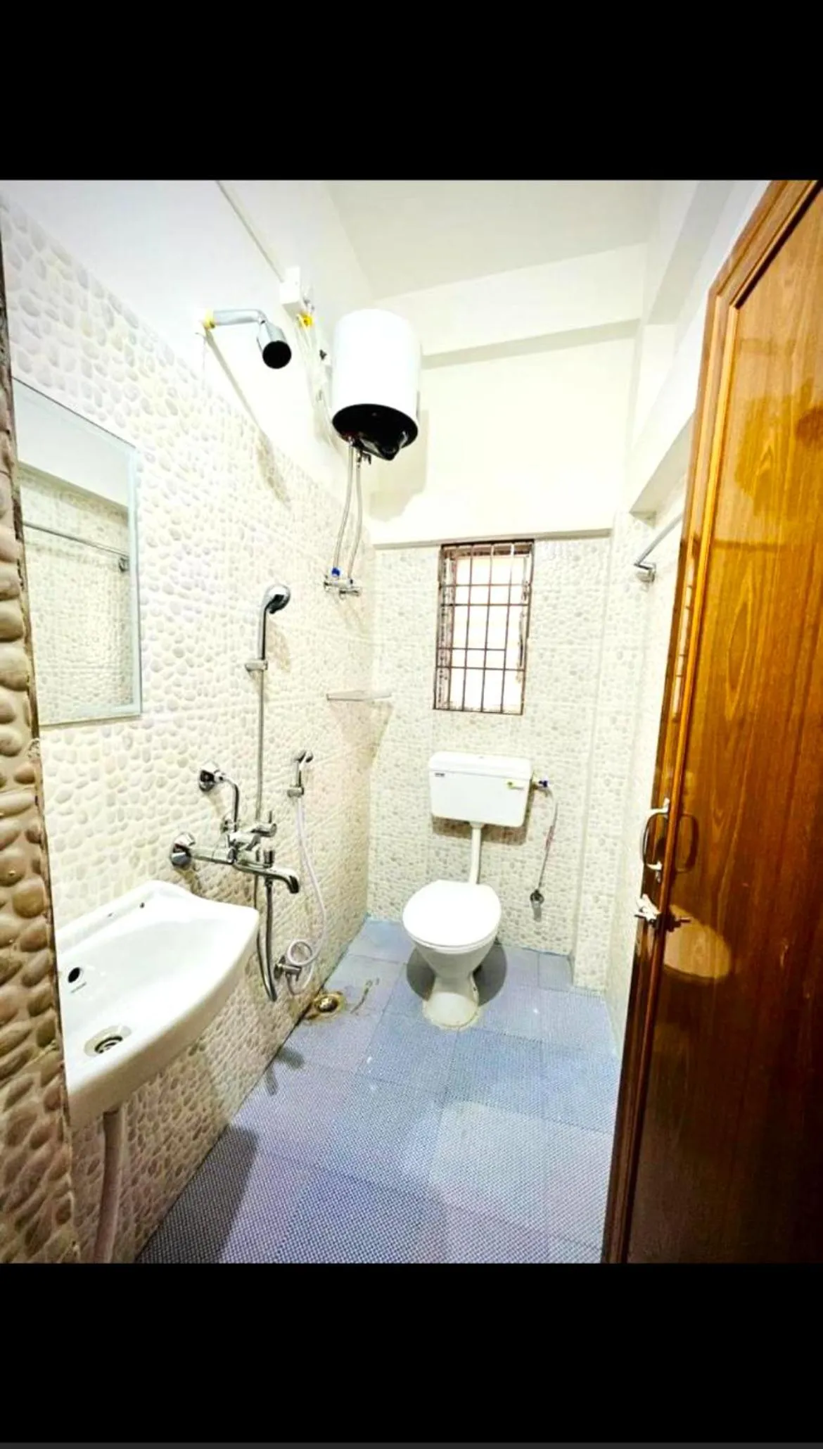 Shower in Queen's Residency
