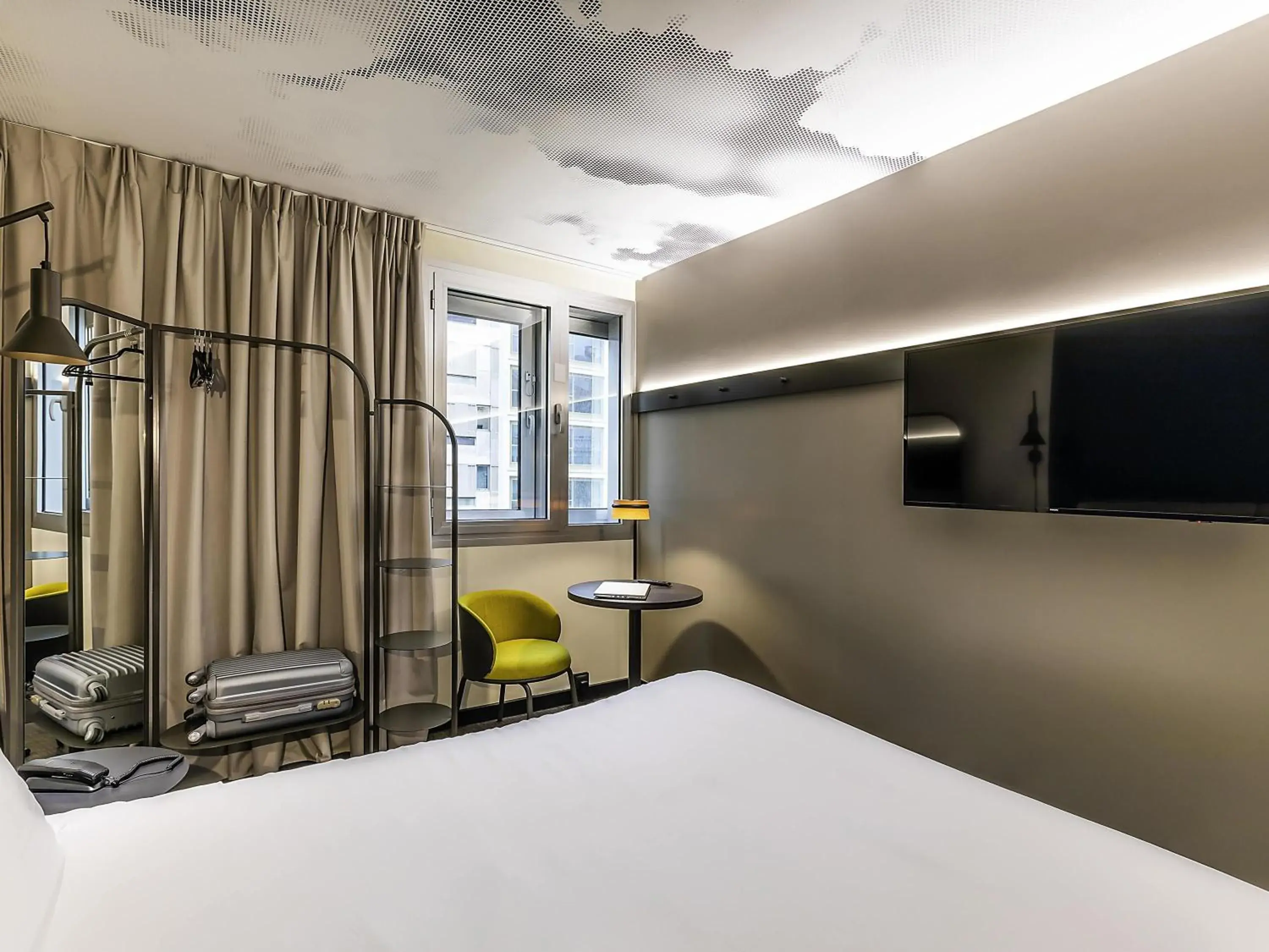 Bedroom, Bed in ibis Saint Paul Trois Chateaux Bedroom, Bed in ibis Saint Paul Trois Chateaux