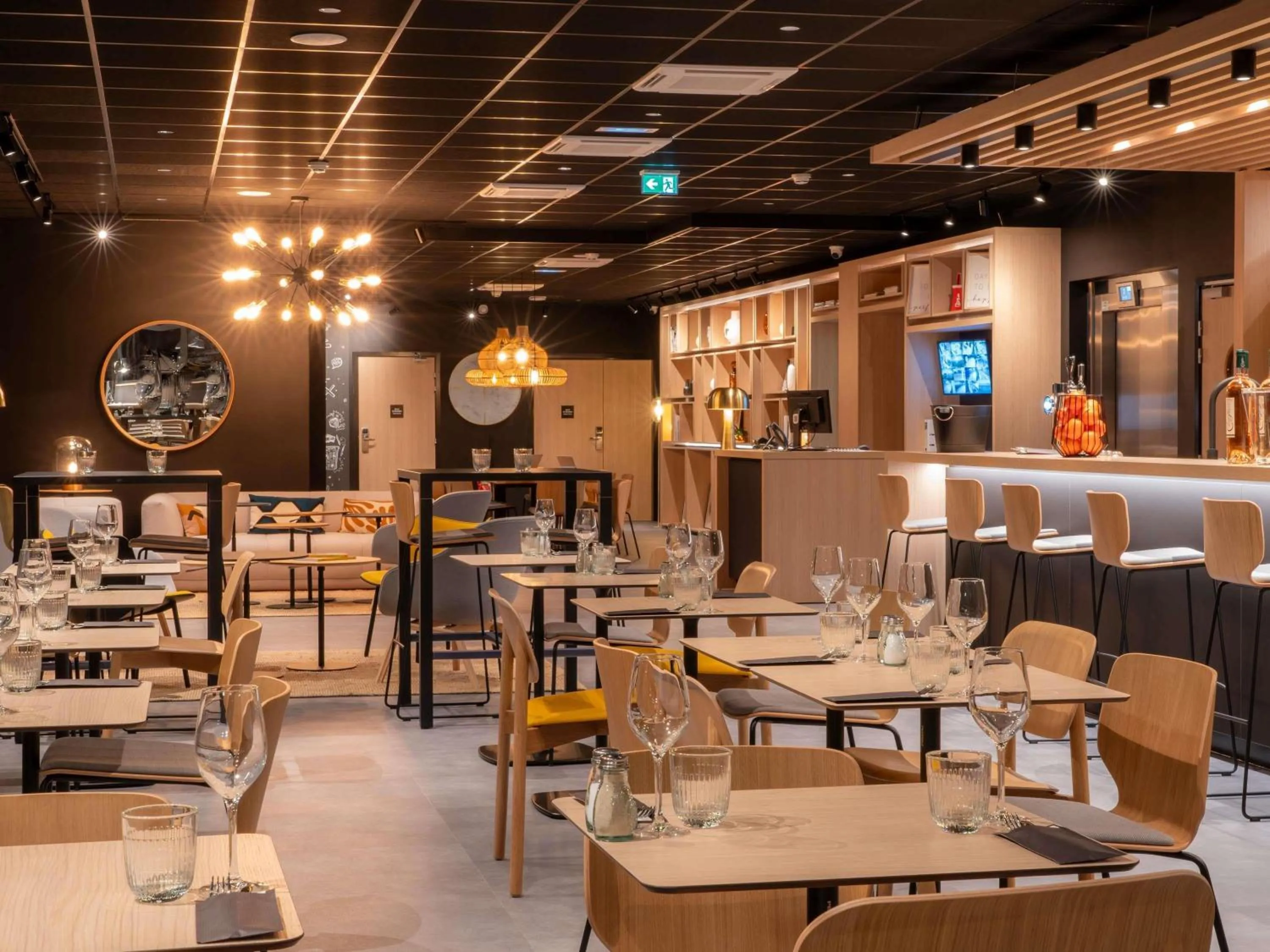 Restaurant/places to eat in ibis Saint Paul Trois Chateaux