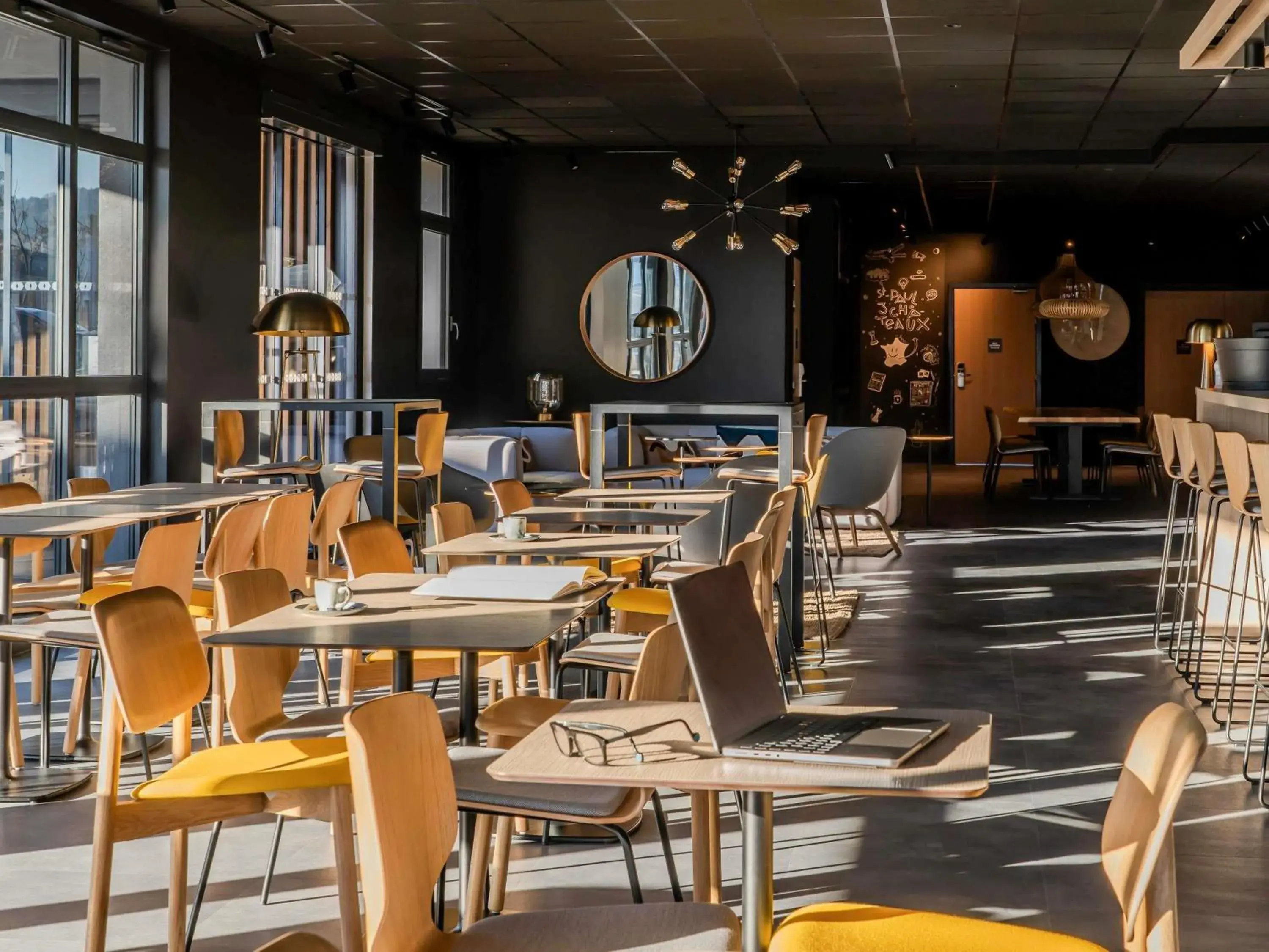 Property building in ibis Saint Paul Trois Chateaux Property building in ibis Saint Paul Trois Chateaux