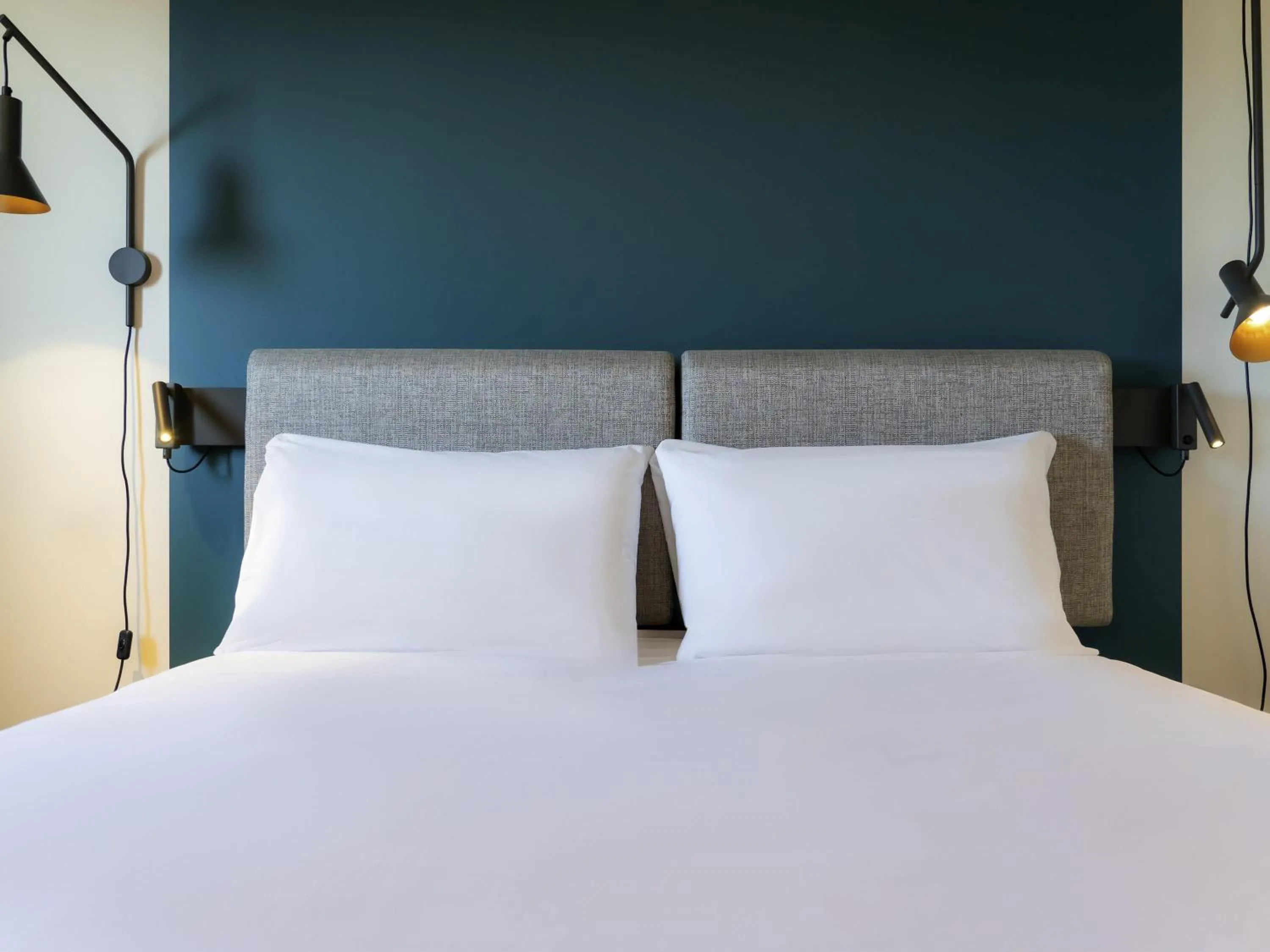 Bedroom, Bed in ibis Saint Paul Trois Chateaux