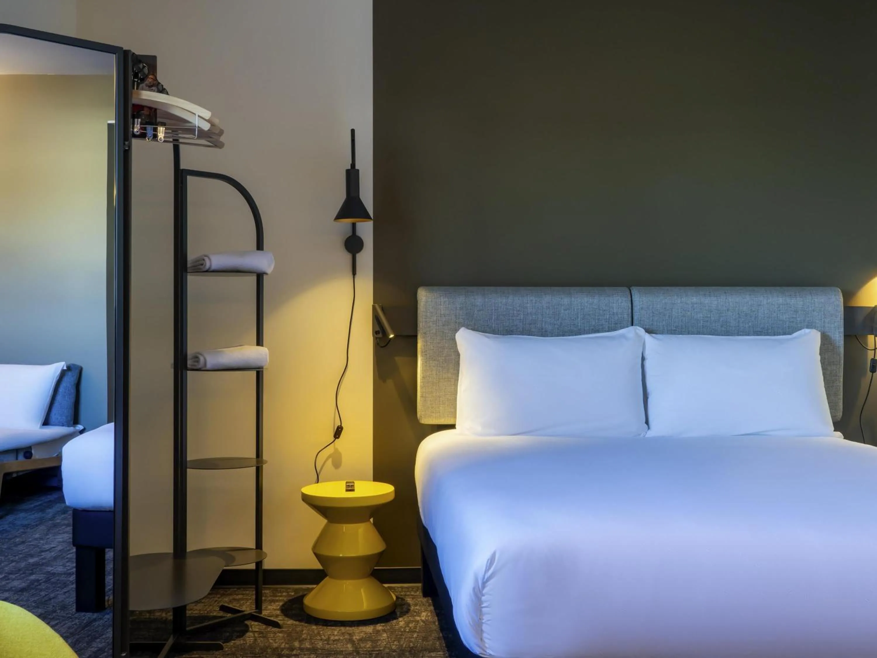 Bedroom, Bed in ibis Saint Paul Trois Chateaux